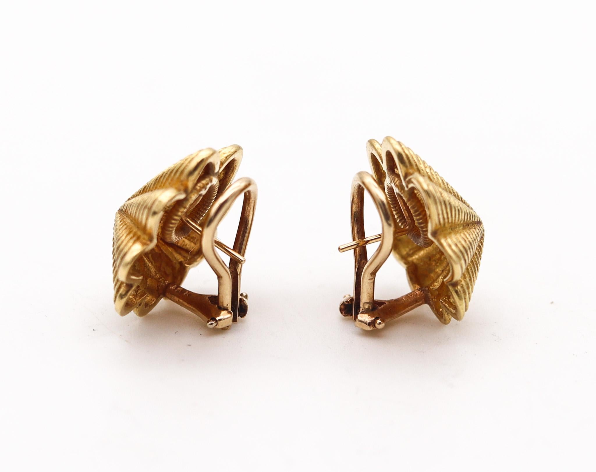 Modernist Tiffany & Co. 1970 Schlumberger Scalloped Clips-On Earrings In 18Kt Yellow Gold For Sale