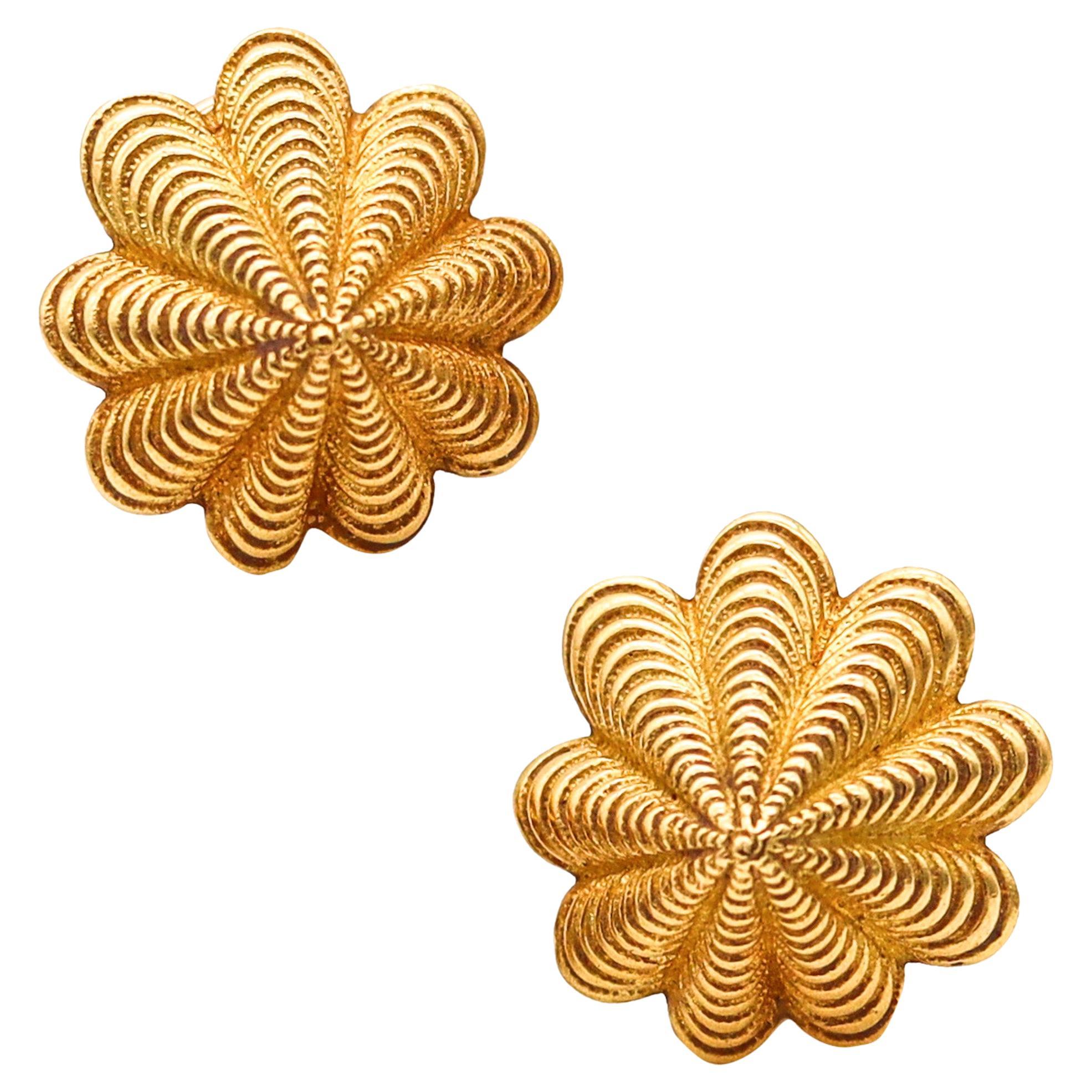 Tiffany & Co. 1970 Schlumberger Scalloped Clips-On Earrings In 18Kt Yellow Gold For Sale