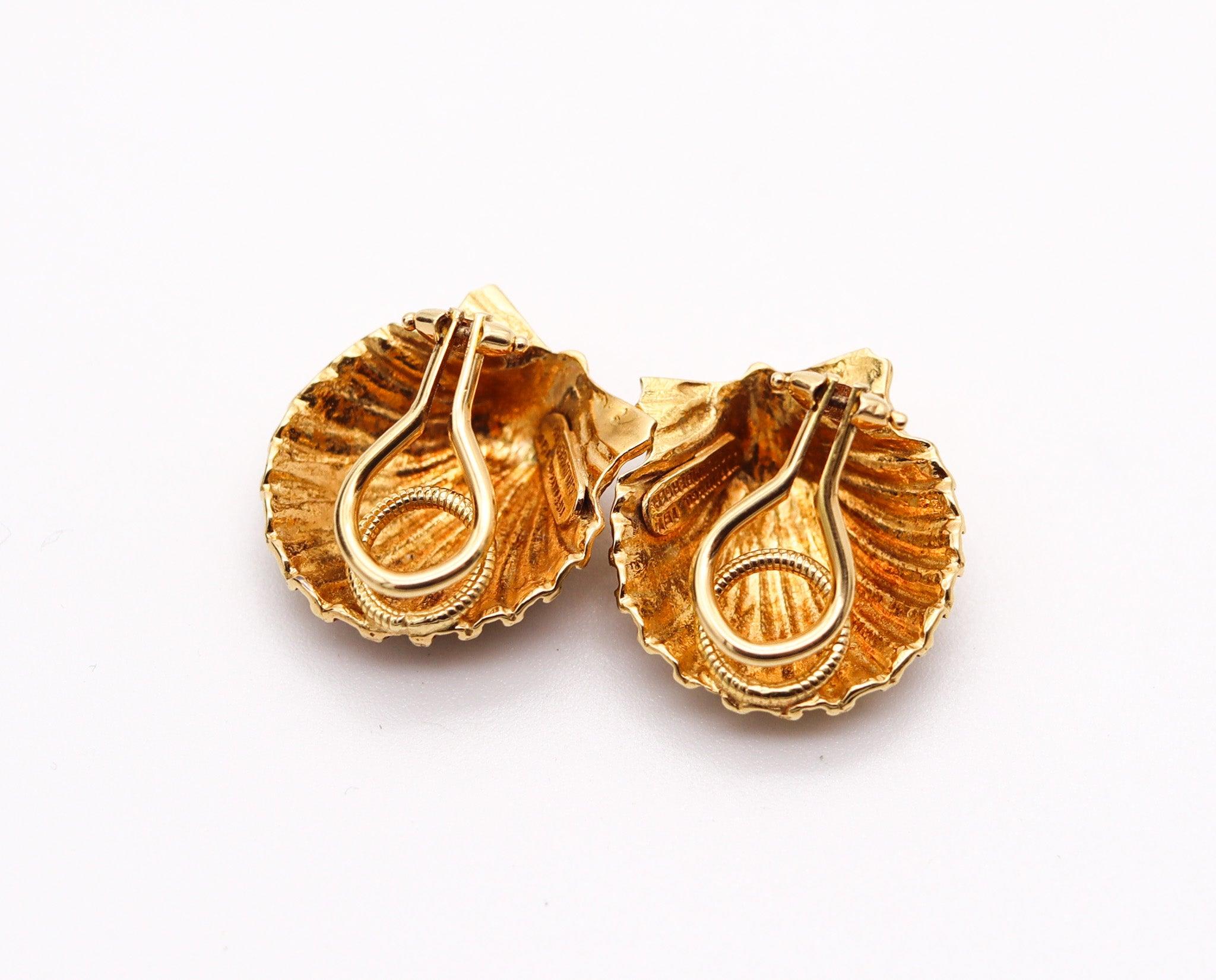 Women's TIFFANY & CO. 1970 Schlumberger Sea Shells Clips-On Earrings In 18Kt Yellow Gold For Sale