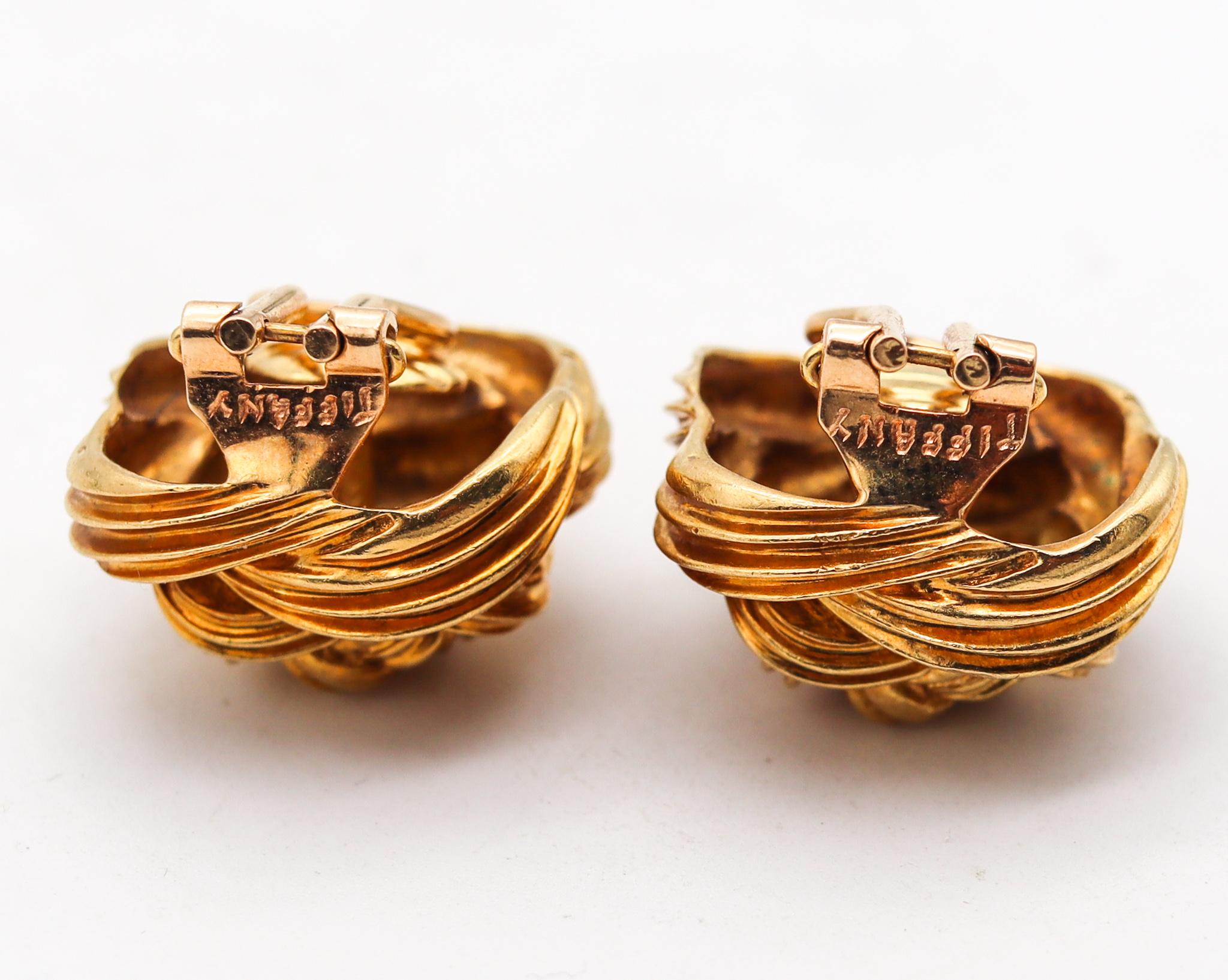 Tiffany Co. 1970 Vintage Celtic Knots Clip Earrings in Textured 18Kt Yellow Gold In Excellent Condition In Miami, FL