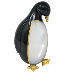 Tiffany & Co. 1970s Black Jade Mother of Pearl 18 Karat Gold Penguin Brooch