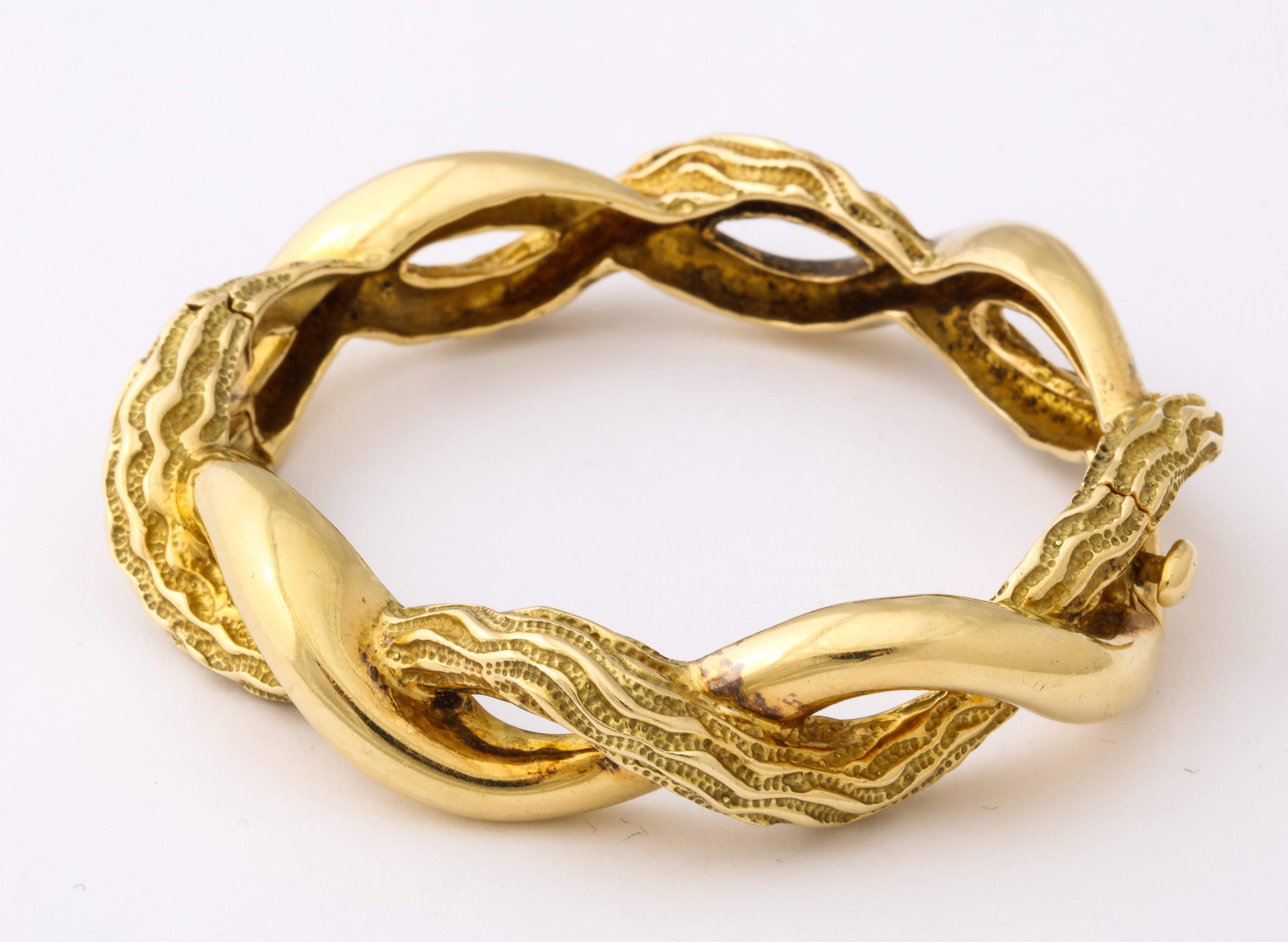 Un brazalete 