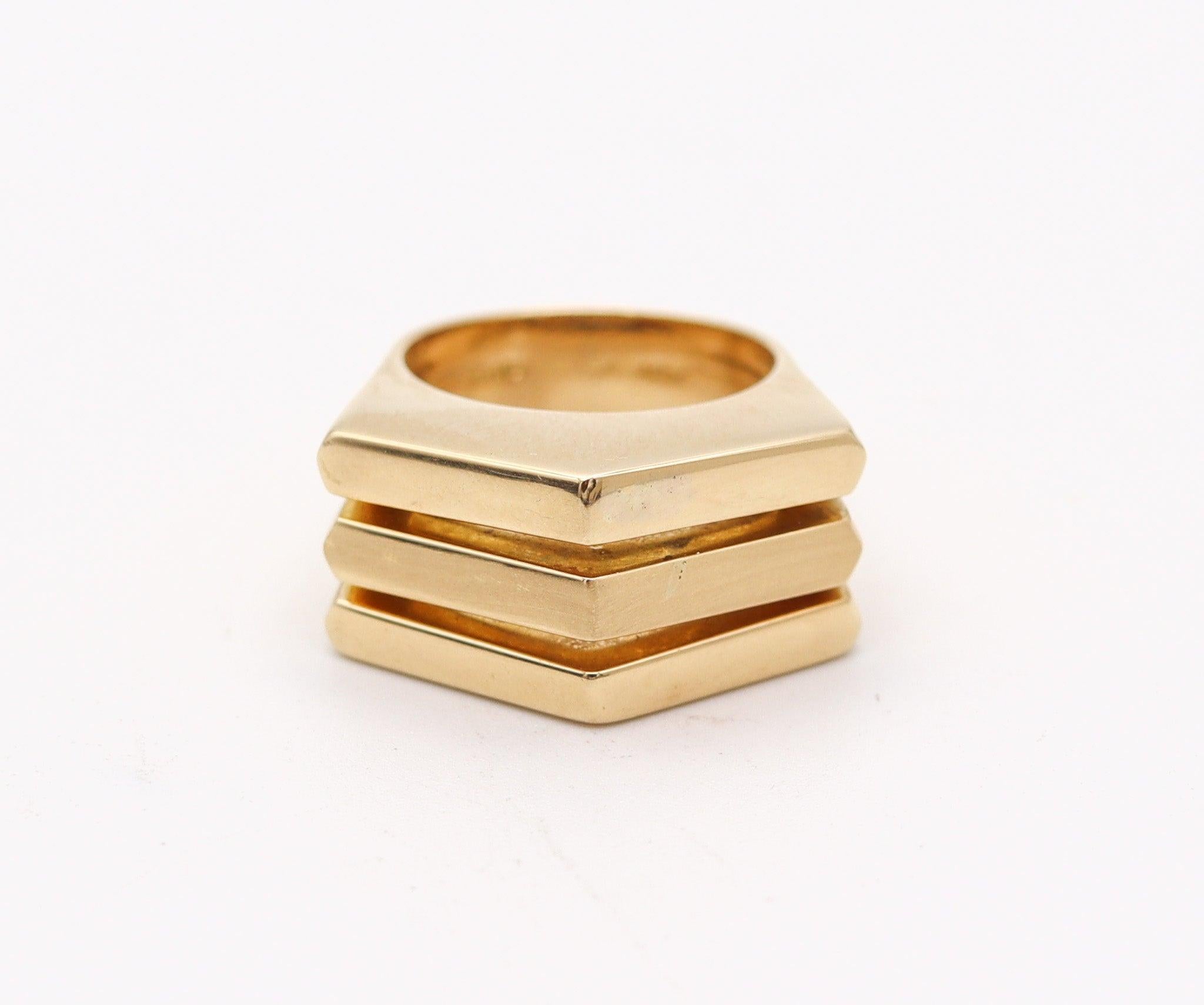 Modernist TIFFANY & CO. 1973 By Don Berg Geometric Sculptural Ring In 18Kt Yellow Gold For Sale