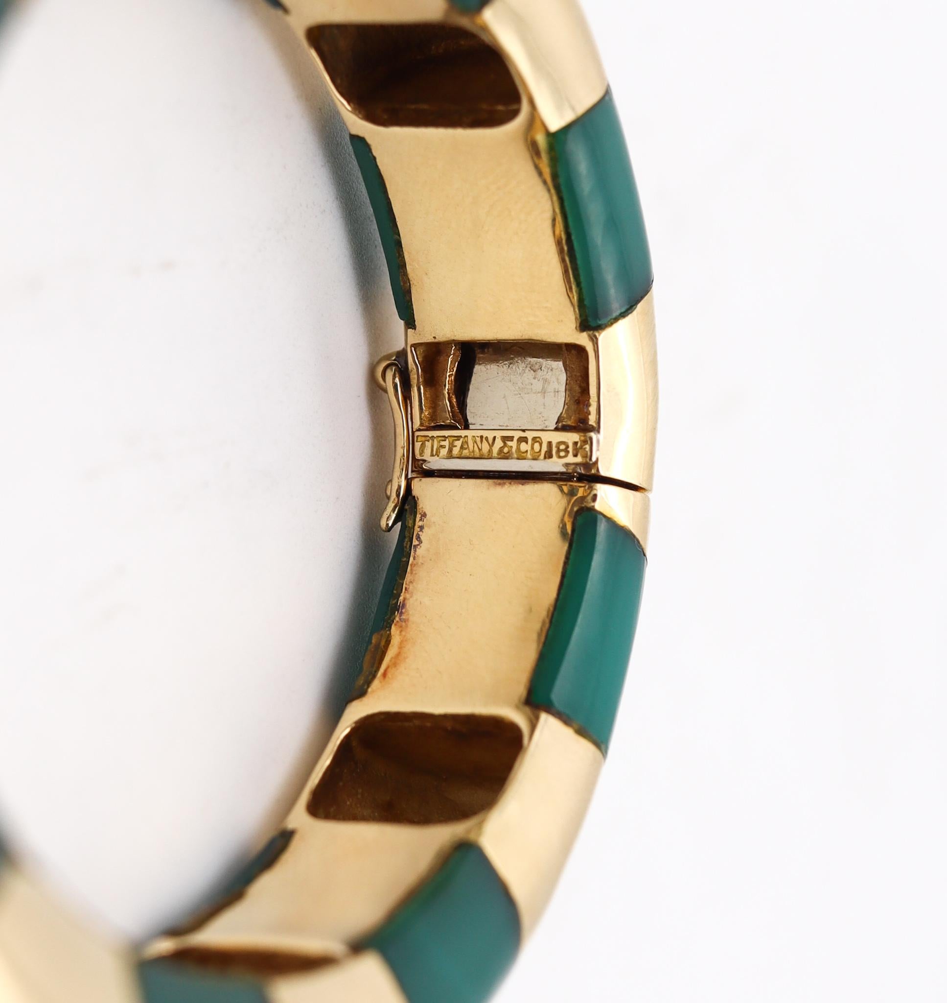 Women's or Men's Tiffany & Co 1973 Sonia Younis Bangle Bracelet 18kt Yellow Gold with Chrysoprase