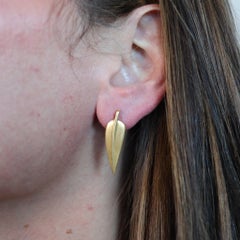 TIFFANY & CO. 1975 Pendientes Angela Cummings Hojas de Piume en oro amarillo de 18 quilates