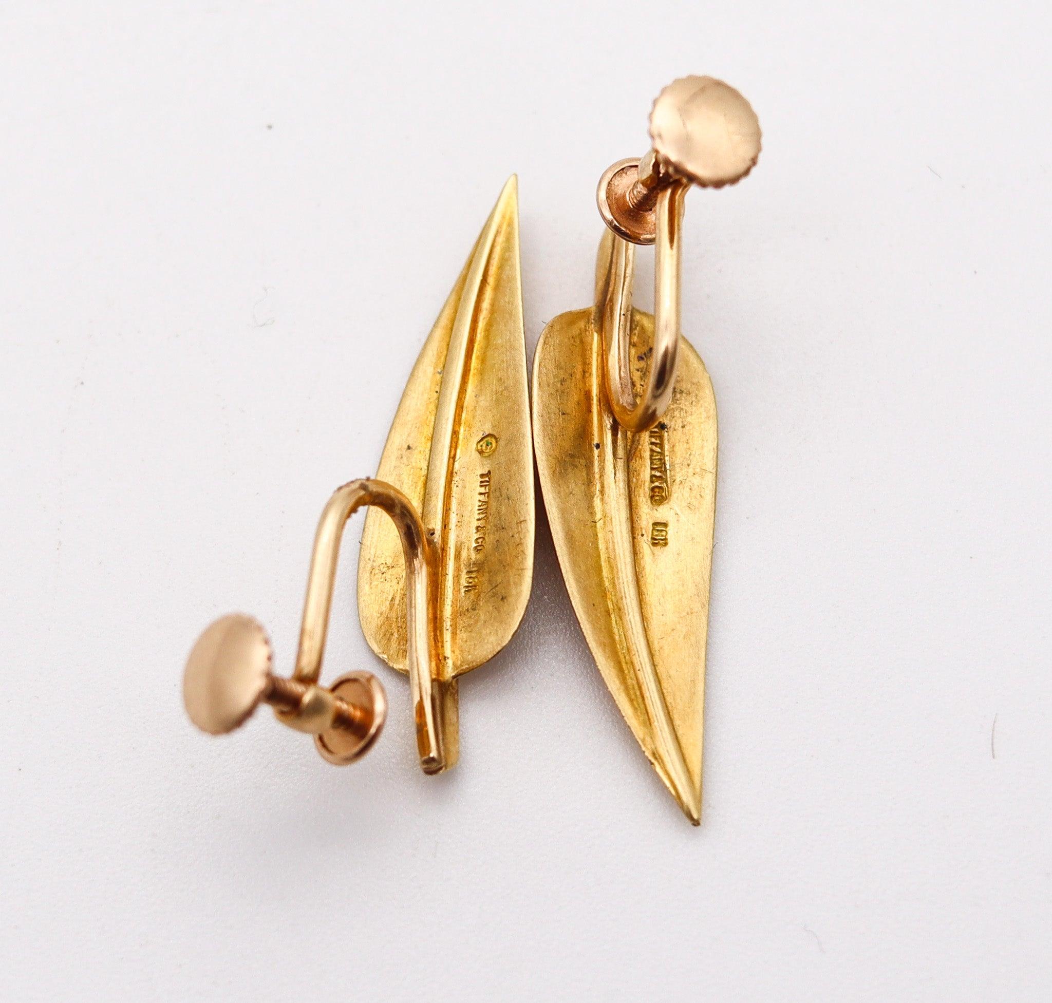 Women's TIFFANY & CO. 1975 Angela Cummings Piume Leaves Earrings In 18Kt Yellow Gold For Sale