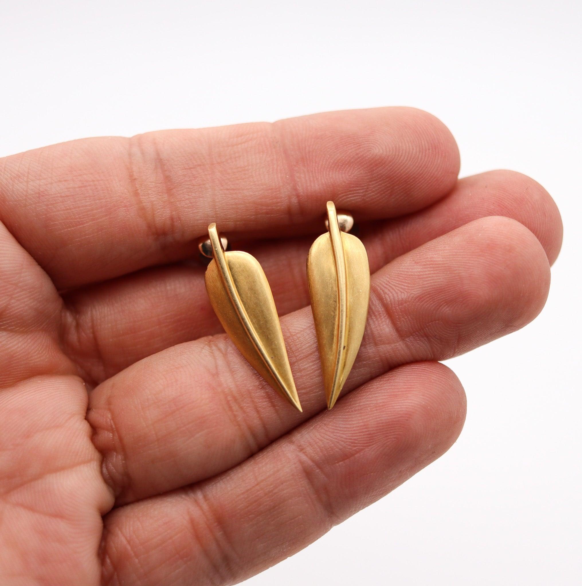TIFFANY & CO. 1975 Angela Cummings Piume Leaves Earrings In 18Kt Yellow Gold For Sale 1