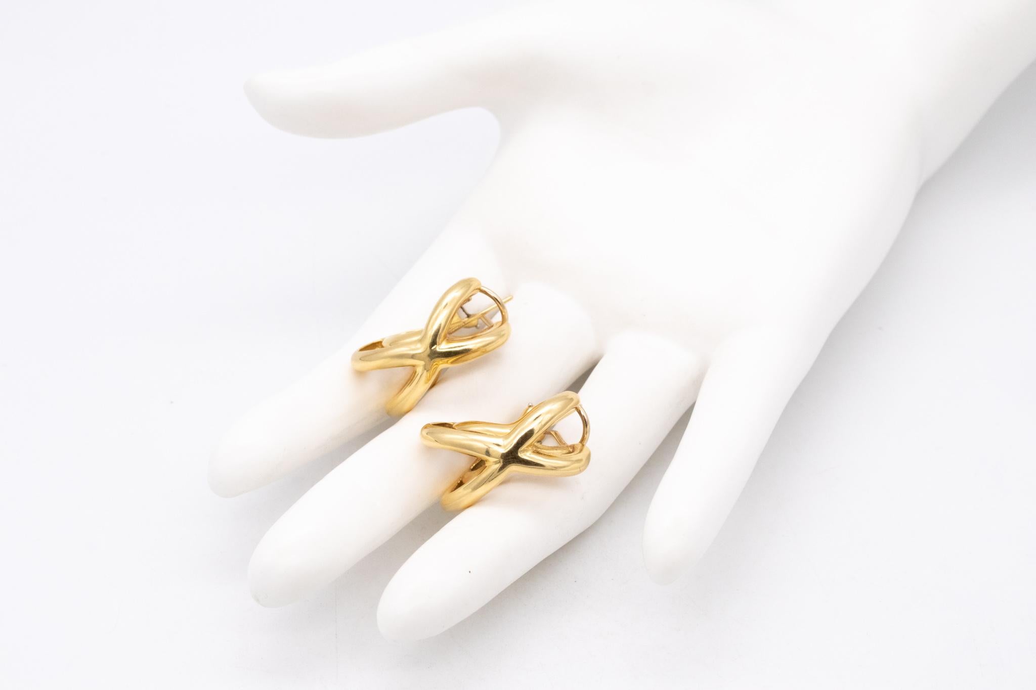 Boucles d'oreilles en or massif 18 carats croisées en forme de double X Tiffany Co. 1976 par Donald Claflin Excellent état - En vente à Miami, FL