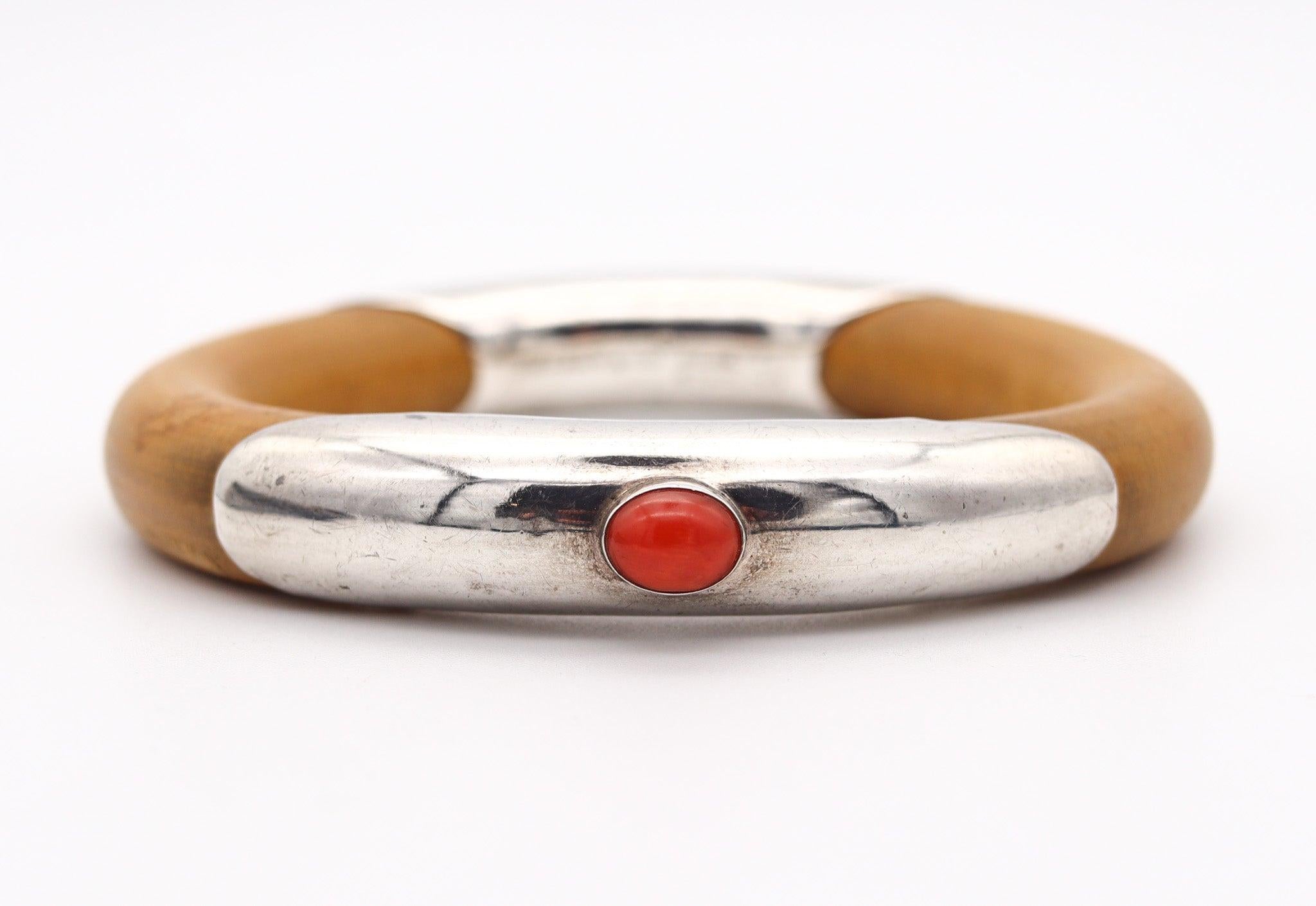 Modernist TIFFANY & CO. 1976 Elsa Peretti Rare Rattan Bangle Bracelet 925 Sterling & Coral For Sale