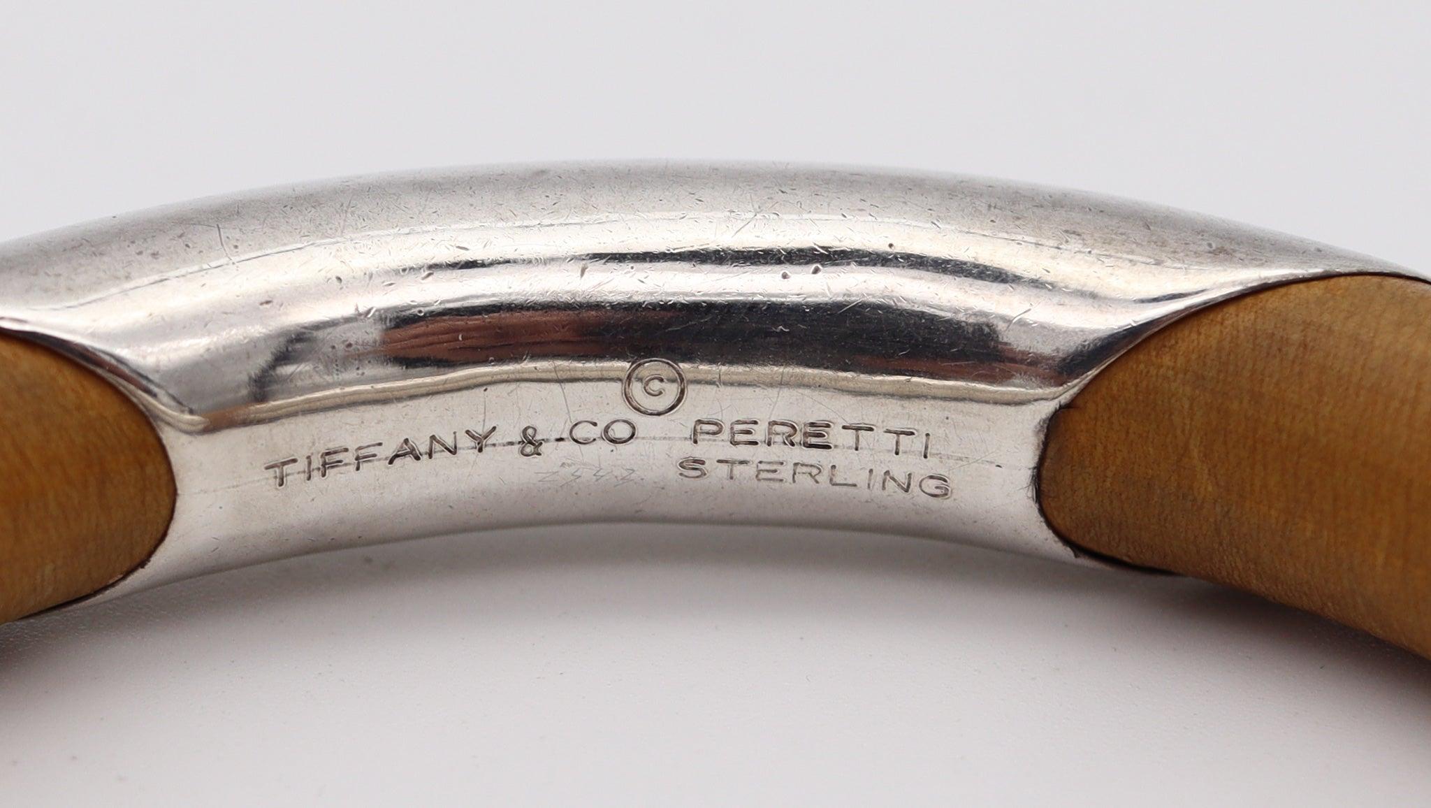 Cabochon TIFFANY & CO. 1976 Elsa Peretti Rare Rattan Bangle Bracelet 925 Sterling & Coral For Sale