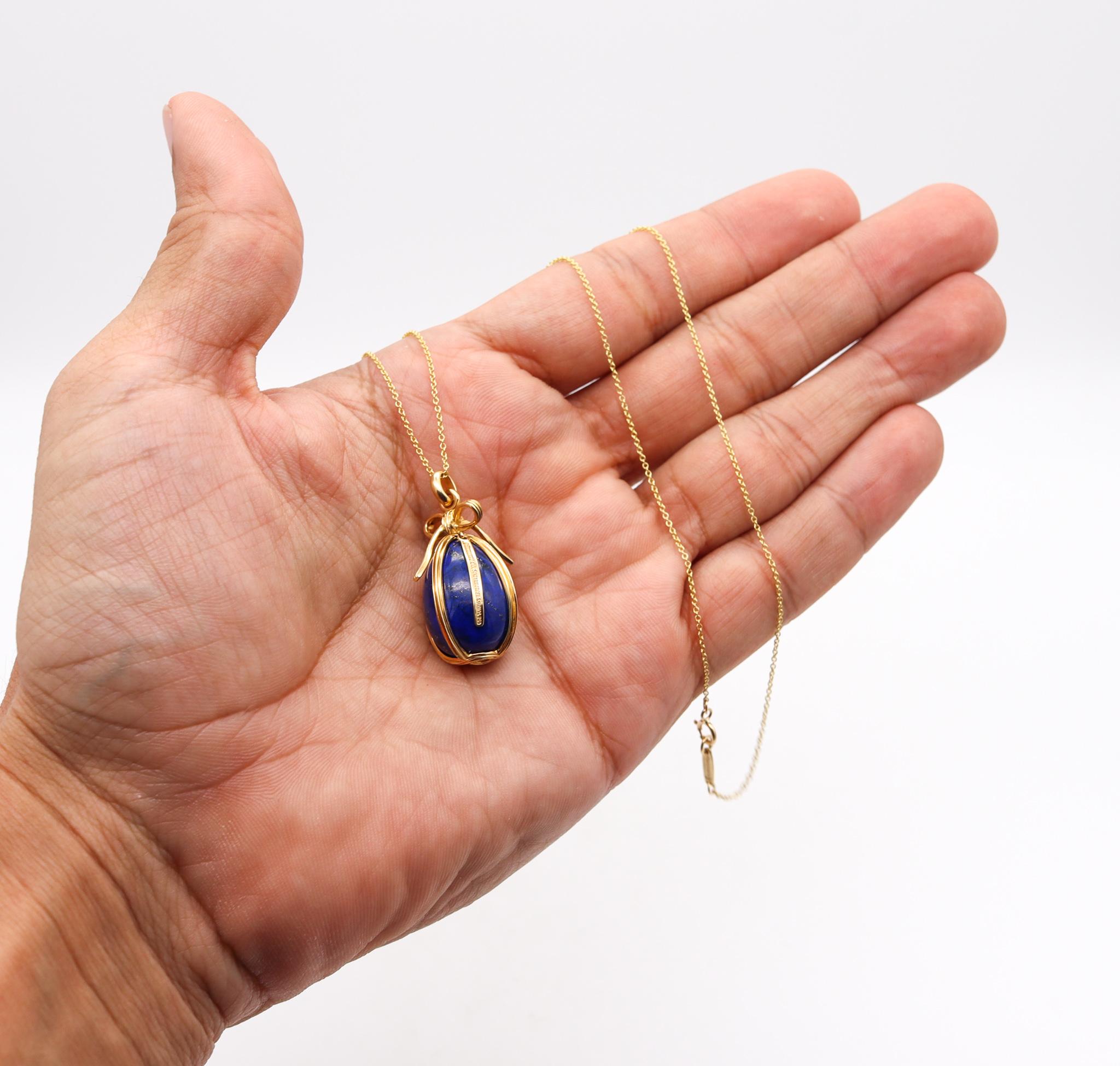 Modernist Tiffany Co. 1976 Schlumberger Egg Necklace Chain in 18kt Gold with Lapis Lazuli