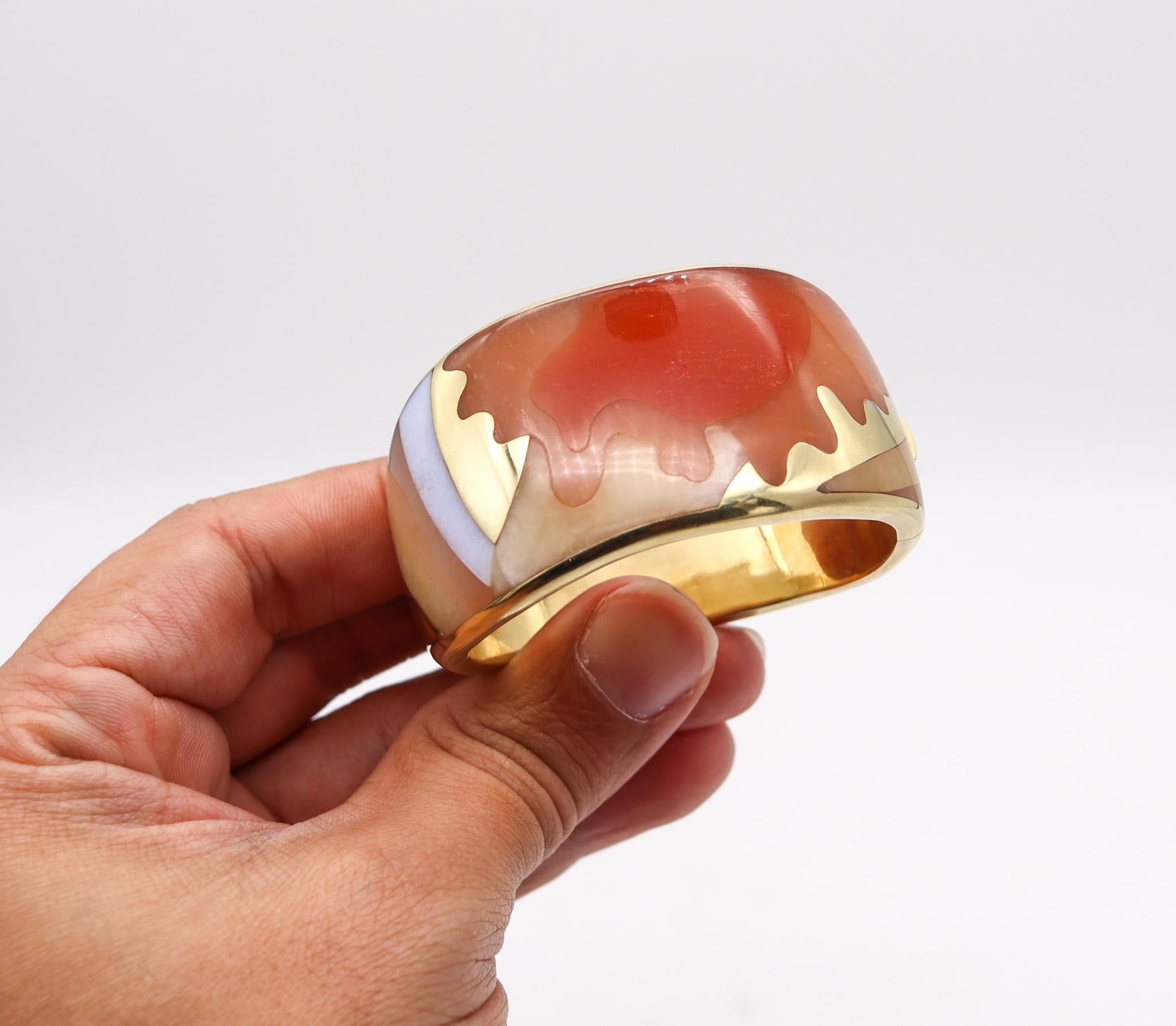 Tiffany & Co 1977 Angela Cummings Abstracts Bangle 18kt Gold with Inlaid Agates For Sale 1