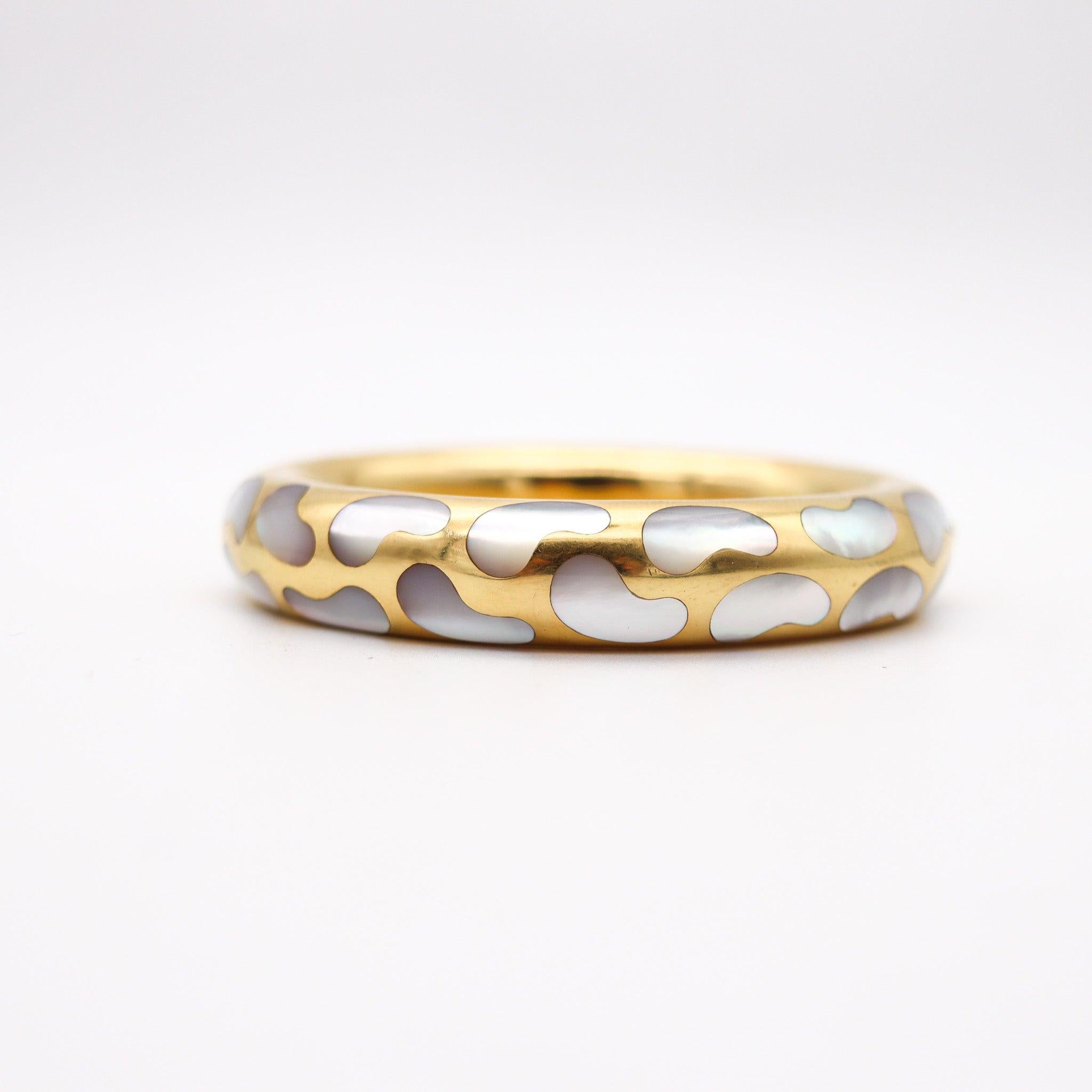 Cabochon TIFFANY & CO. 1977 Angela Cummings Allure Bracelet 18 Kt Gold With White Nacre