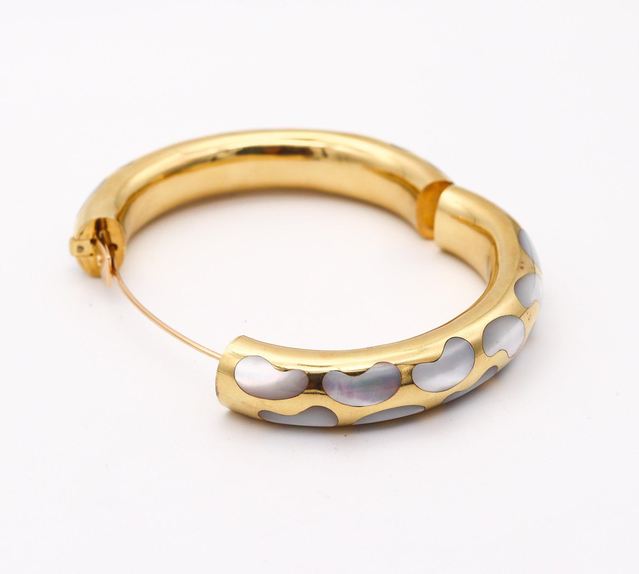 Women's TIFFANY & CO. 1977 Angela Cummings Allure Bracelet 18 Kt Gold With White Nacre