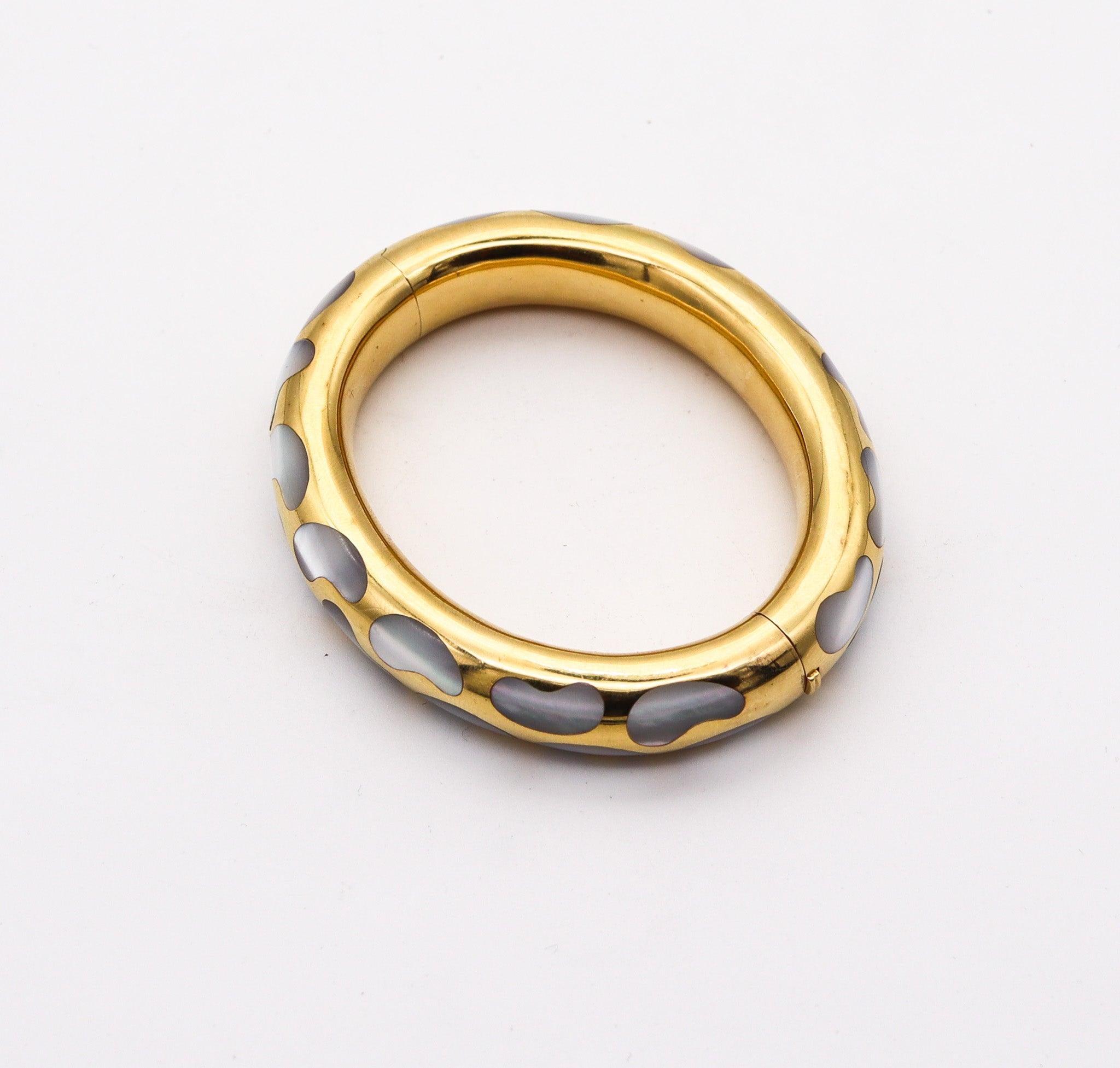 TIFFANY & CO. 1977 Angela Cummings Allure Bracelet 18 Kt Gold With White Nacre 2