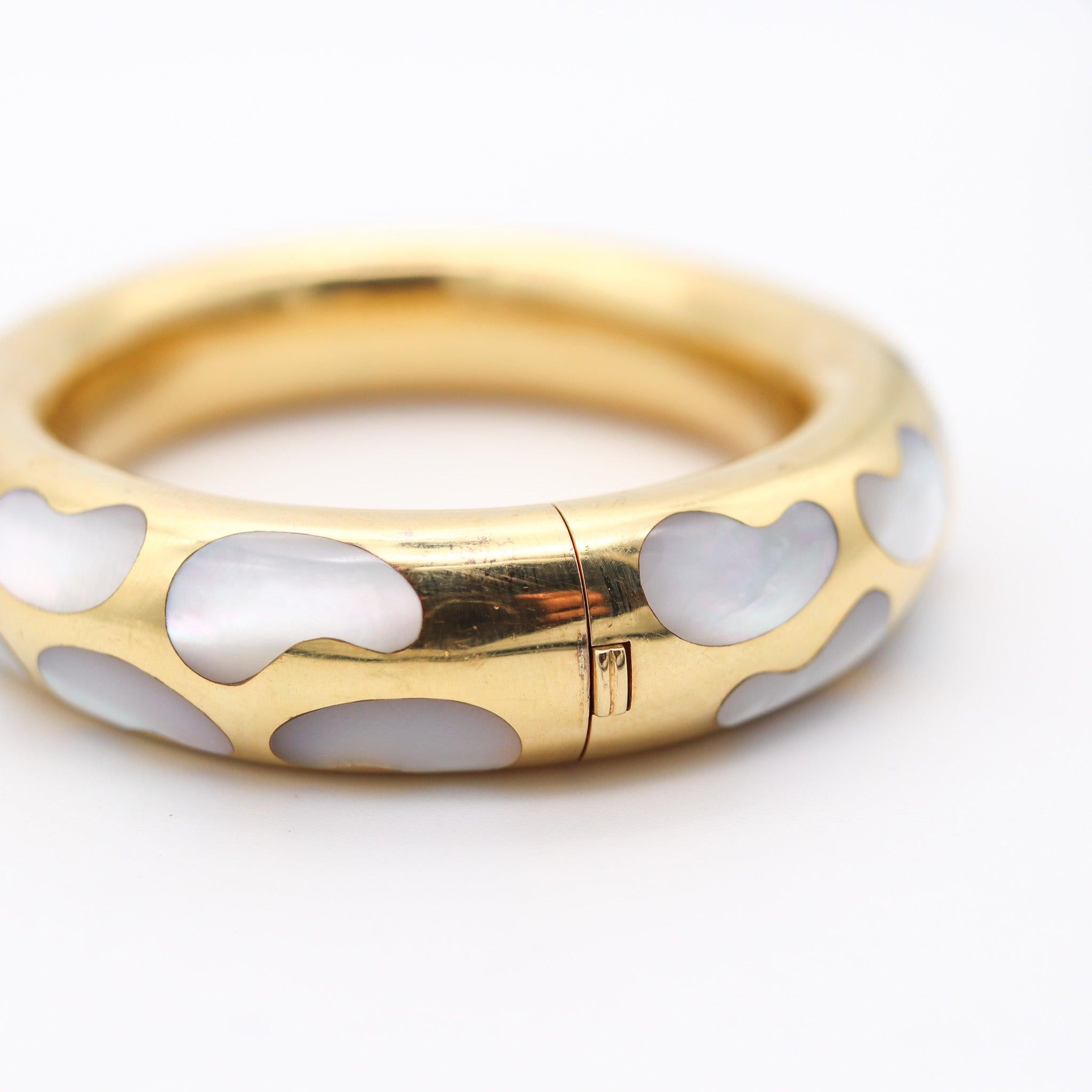 TIFFANY & CO. 1977 Angela Cummings Allure Bracelet 18 Kt Gold With White Nacre 3