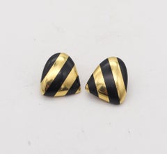 Tiffany & Co 1977 Angela Cummings Clips Earrings In 18Kt Gold With Black Jade