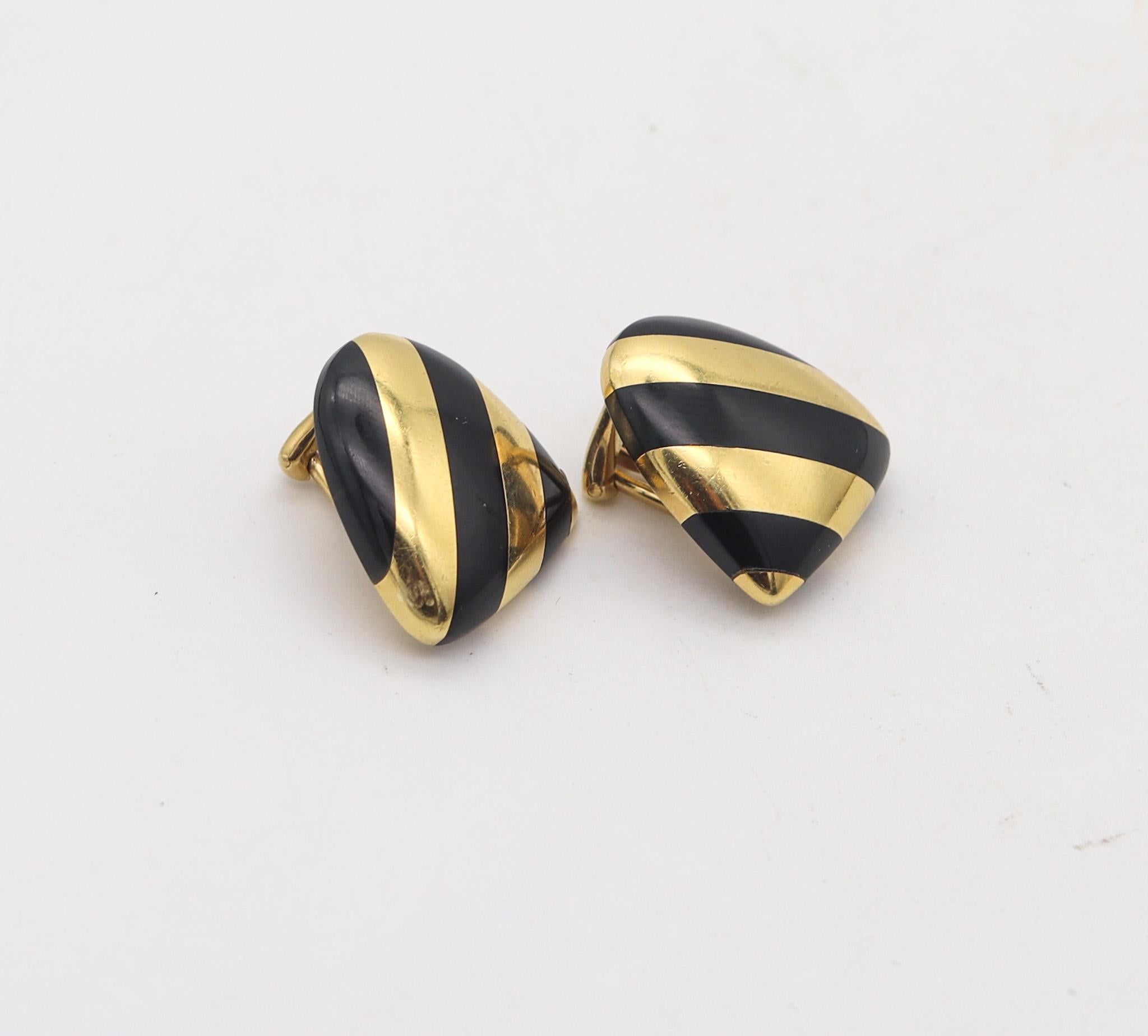 Modernist Tiffany & Co 1977 Angela Cummings Clips Earrings In 18Kt Gold With Black Jade For Sale