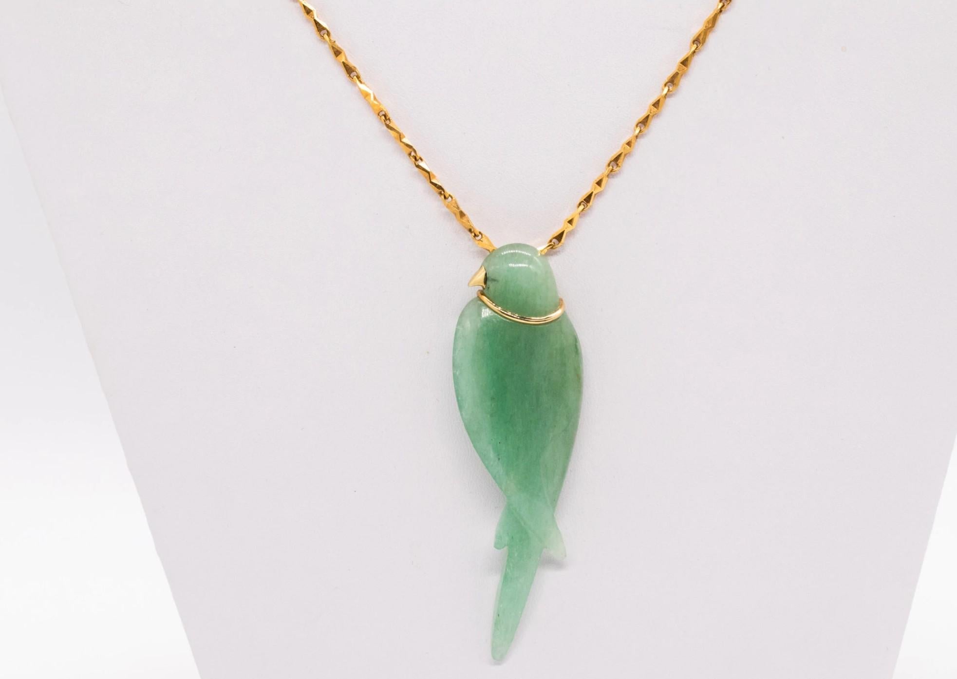 Modernist Tiffany & Co. 1977 Angela Cummings Jade Pigeon Bird Pendant in 18Kt Yellow Gold