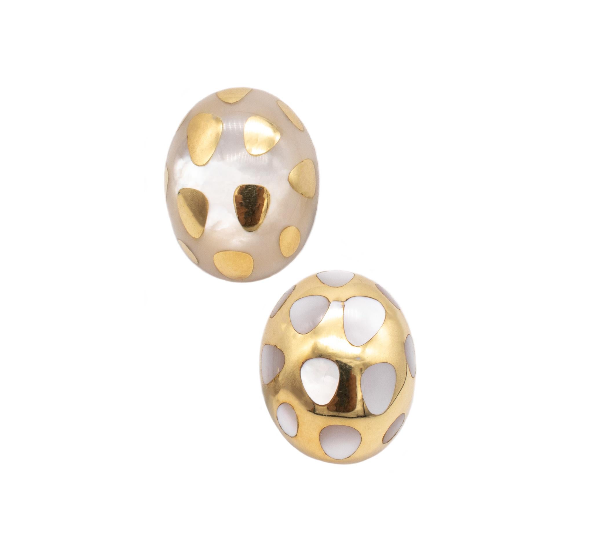 Cabochon TIFFANY & CO. 1977 Angela Cummings Polka Dots Earrings 18Kt Gold White Nacre For Sale