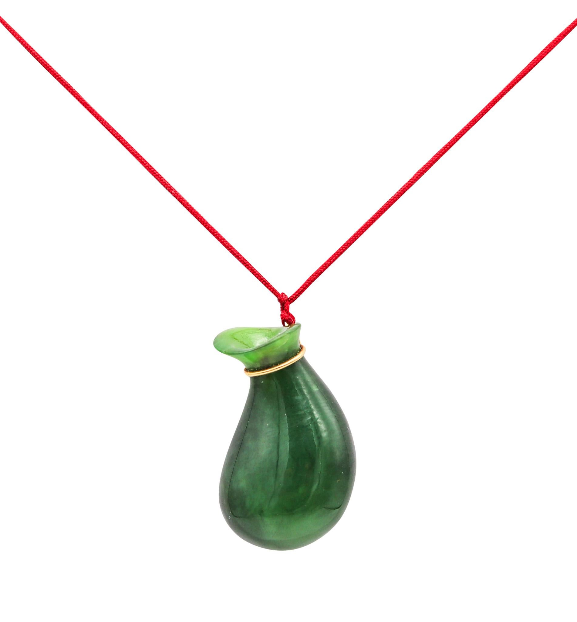 A jug jar necklace designed by Elsa Peretti (1940-2021) for Tiffany & Co. 

This is a very rare vintage jug jar necklace, created at the Tiffany Studios in New York City by Elsa Peretti, back in the 1977-78. This iconic model was one of Peretti's