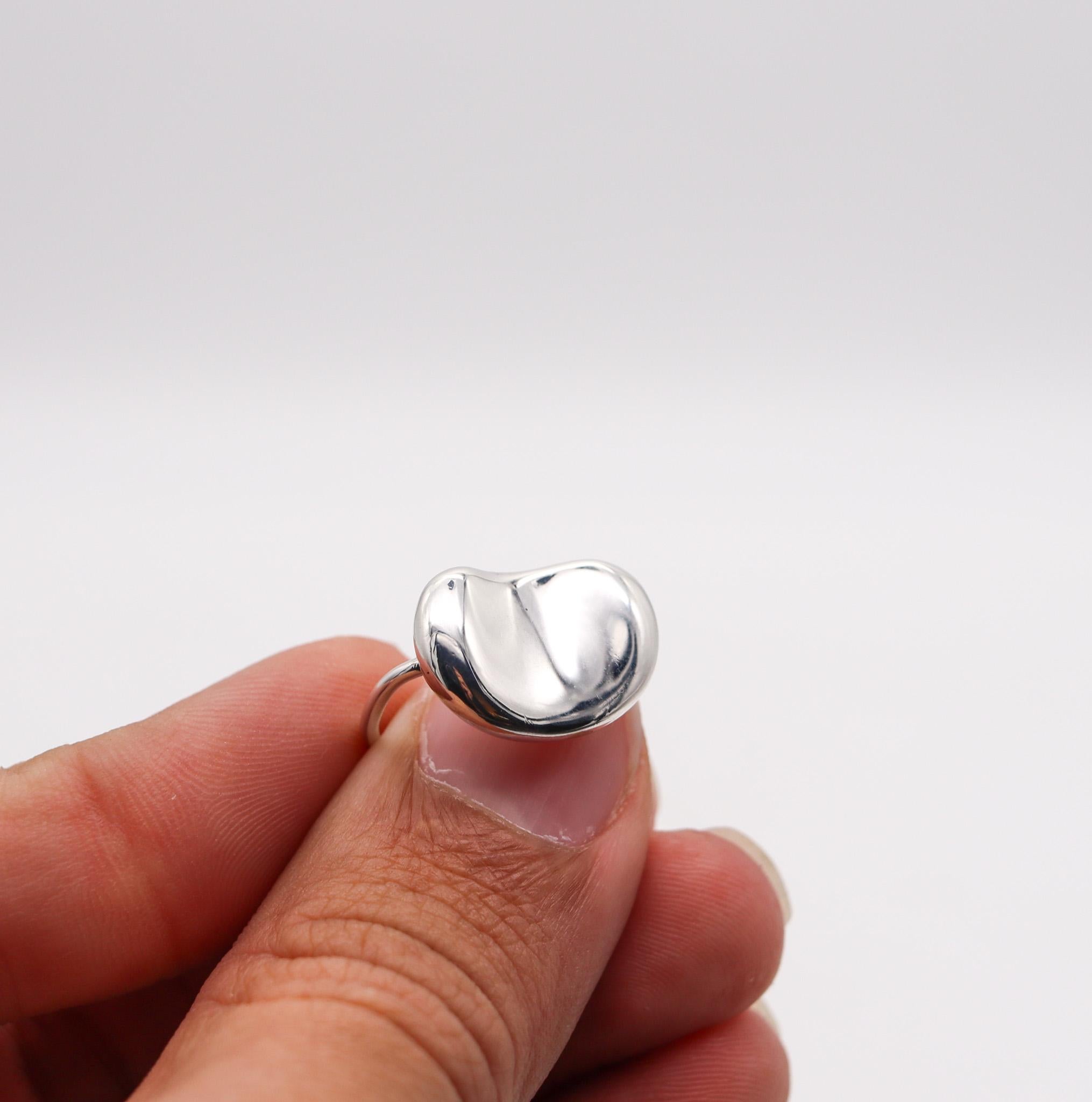 Tiffany & Co 1977 Elsa Peretti Rare Extra Large Kinetic Bean Ring .925 Sterling In Excellent Condition In Miami, FL