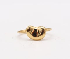 Tiffany & Co 1977 Elsa Peretti Rare Small Kinetic Bean Ring in 18Kt Yellow Gold