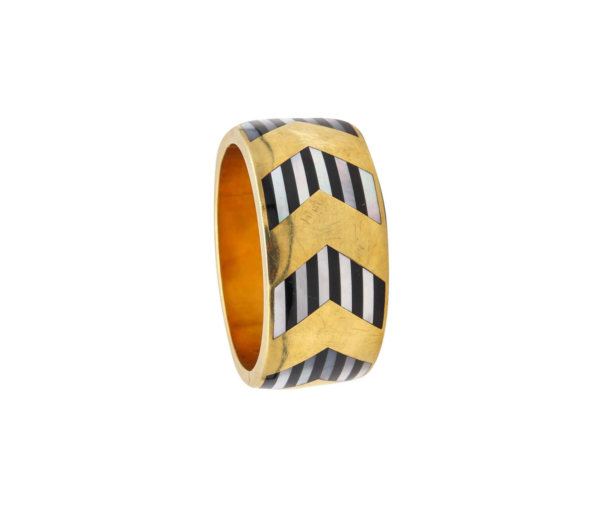 TIFFANY & CO 1978 Angela Cummings for Tiffany & Co. Bracciale geometrico in oro 18Kt con gemme intarsiate in vendita 2