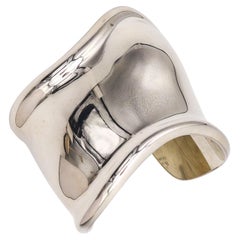 TIFFANY & CO. 1978 By Elsa Peretti Polsino medio con osso destro in argento sterling