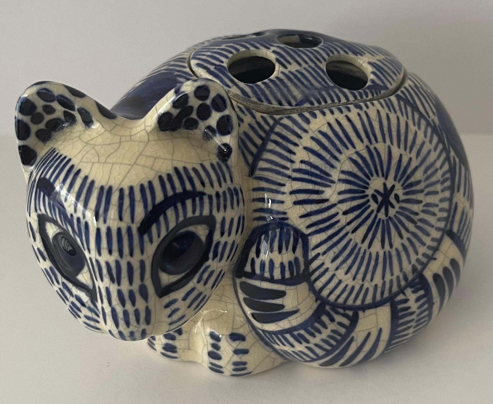 Moderno Tiffany & Co. 1978 Gatto in Ceramica Blu Portaporte in vendita
