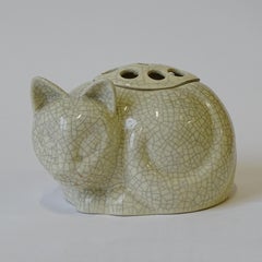 Tiffany & Co. 1978 Cream Ceramic Craquelé Cat Porporri Holder