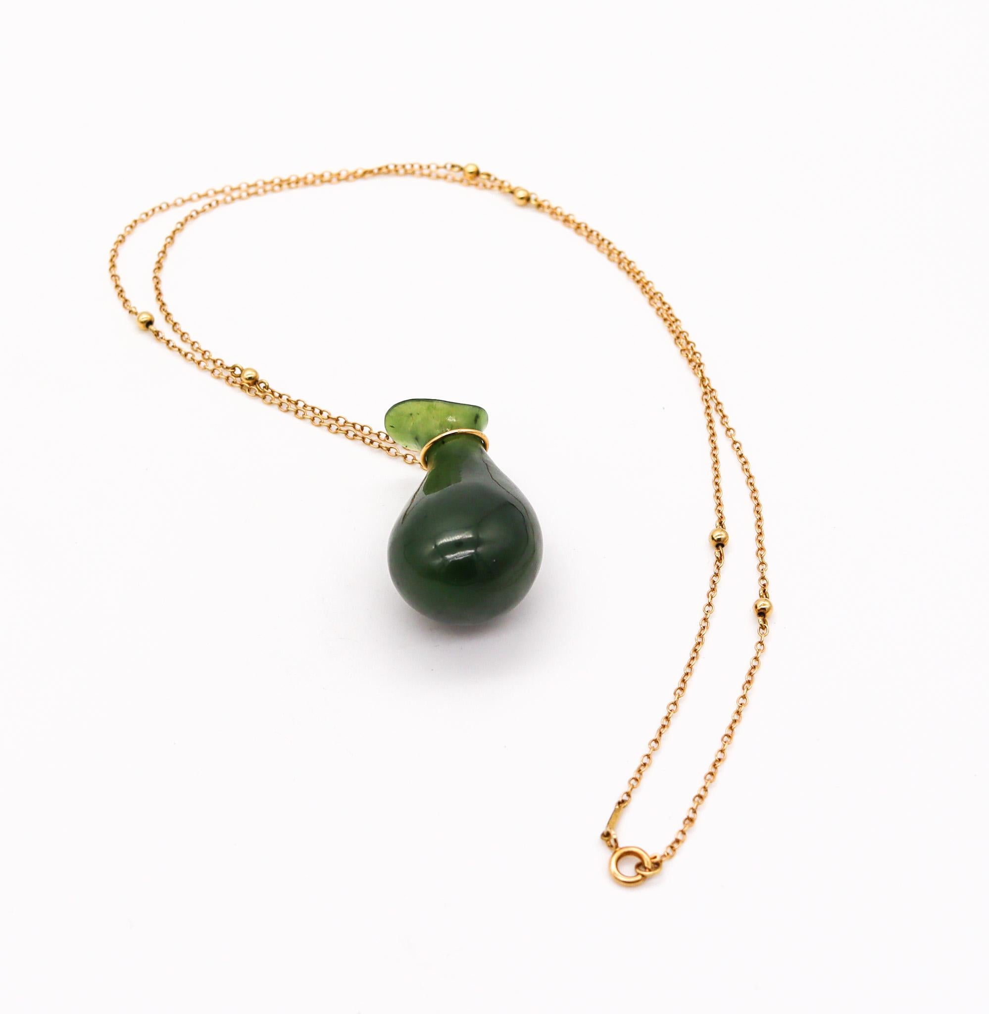 A jug jar necklace designed by Elsa Peretti (1940-2021) for Tiffany & Co. 

Very rare vintage piece, created at the Tiffany Studios in New York City by Elsa Peretti, back in the 1978. This iconic model was one of Peretti's first designs for Tiffany