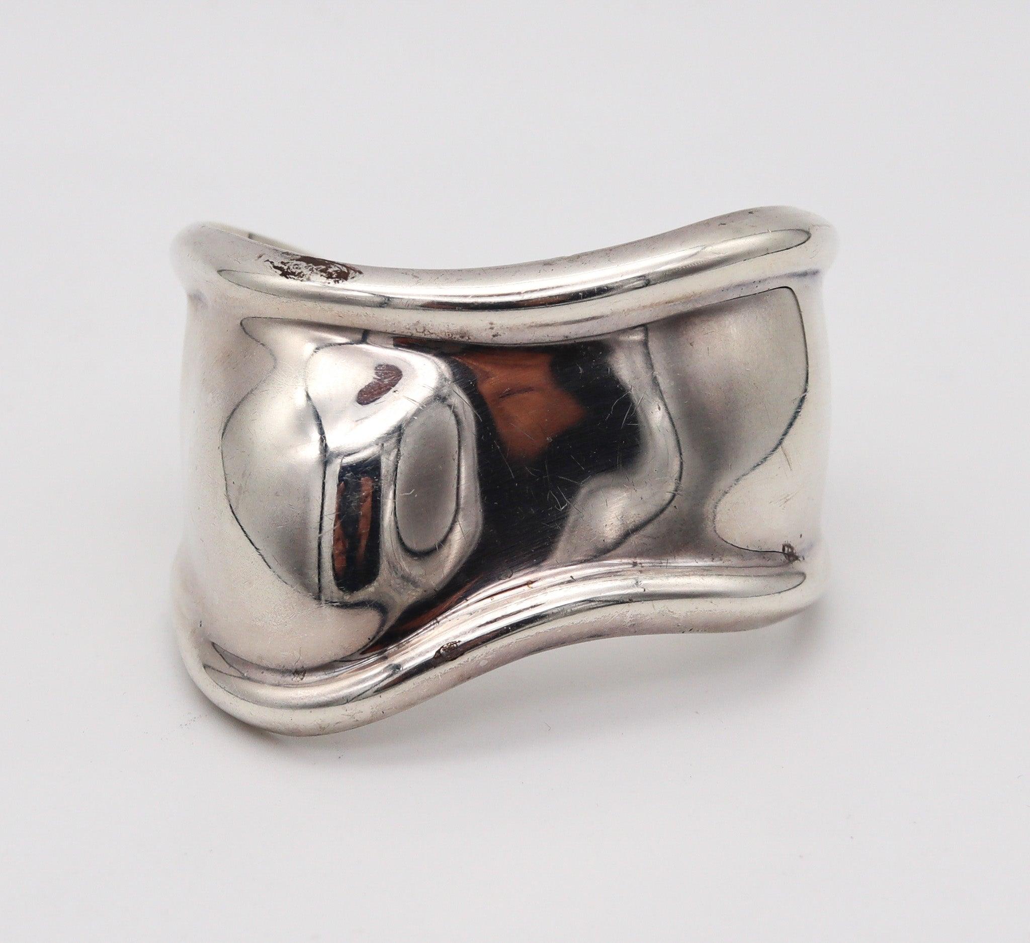 Modernist TIFFANY & CO. 1978 Elsa Peretti Rare Vintage Right Bone Cuff In .925 Sterling