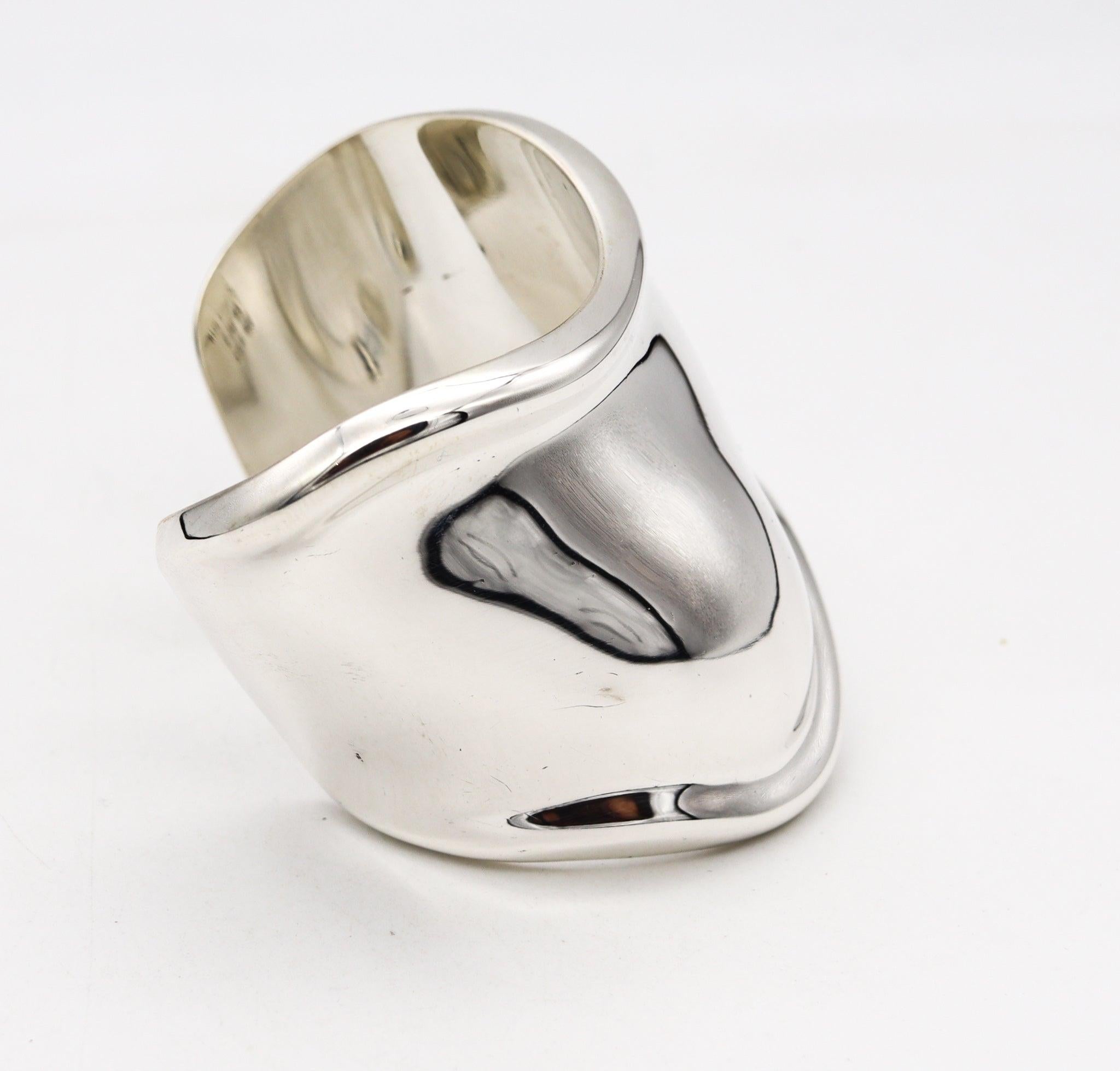 Modernist TIFFANY & CO. 1978 Elsa Peretti Vintage Right Bone Cuff In Sterling Silver