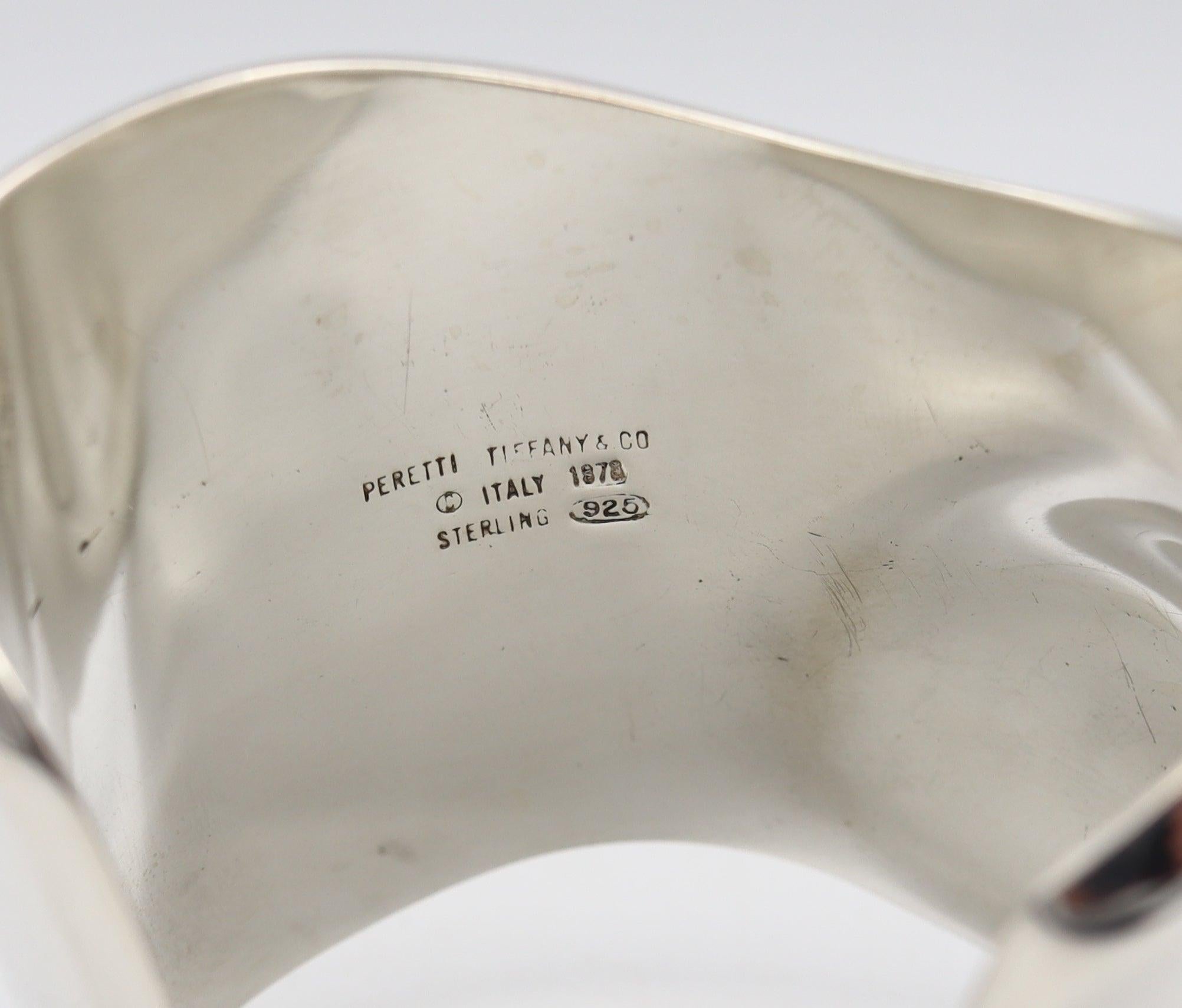 TIFFANY & CO. 1978 Elsa Peretti Vintage Right Bone Cuff In Sterling Silver In Excellent Condition In Miami, FL