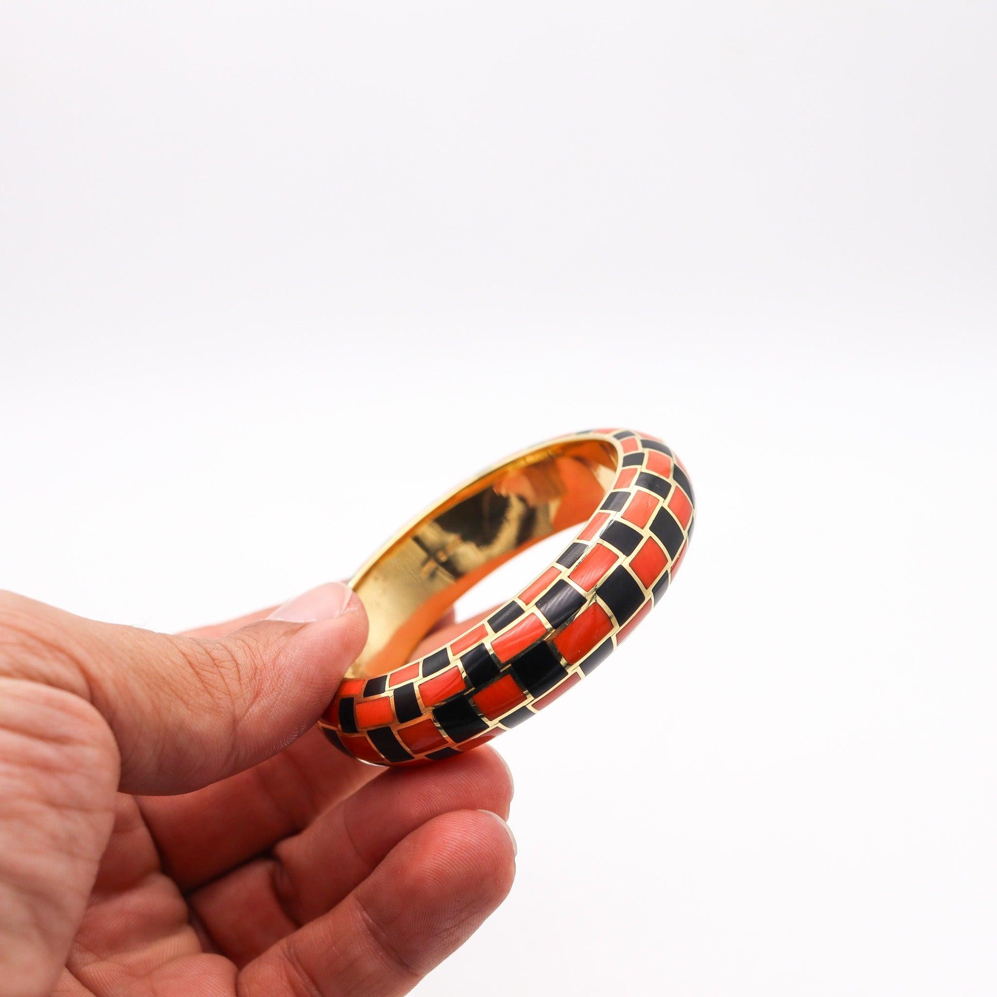 TIFFANY & CO. 1979 Angela Cummings Geometric Bracelet 18Kt Gold Jade & Coral For Sale 1