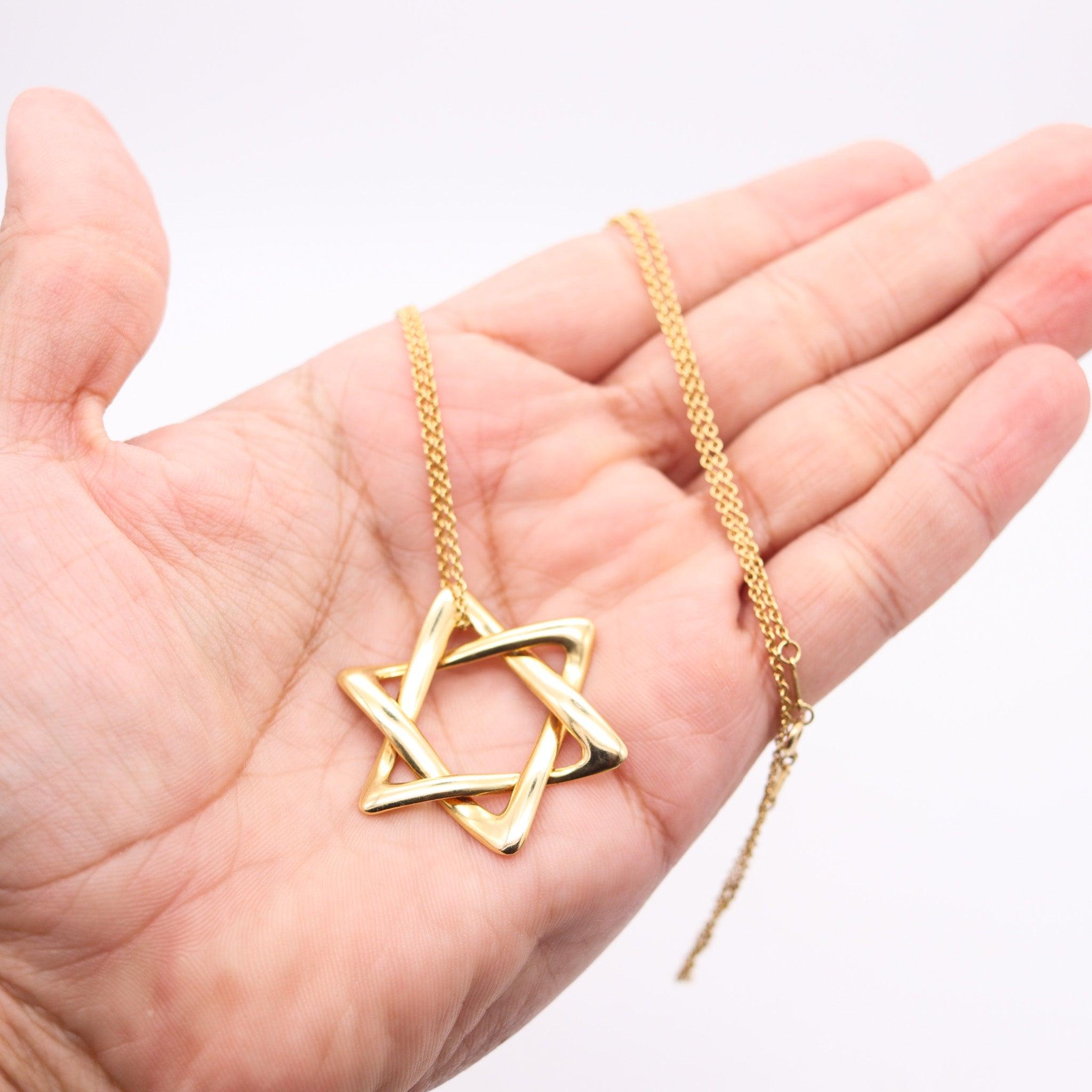 TIFFANY & CO 1979 Elsa Peretti Large David's Star Long Necklace in 18Kt Yellow For Sale 2