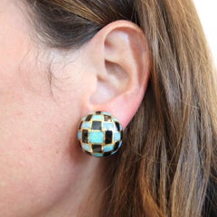 TIFFANY & CO. 1980 Pendientes Angela Cummings de oro de 18 quilates, ópalos negros y jades