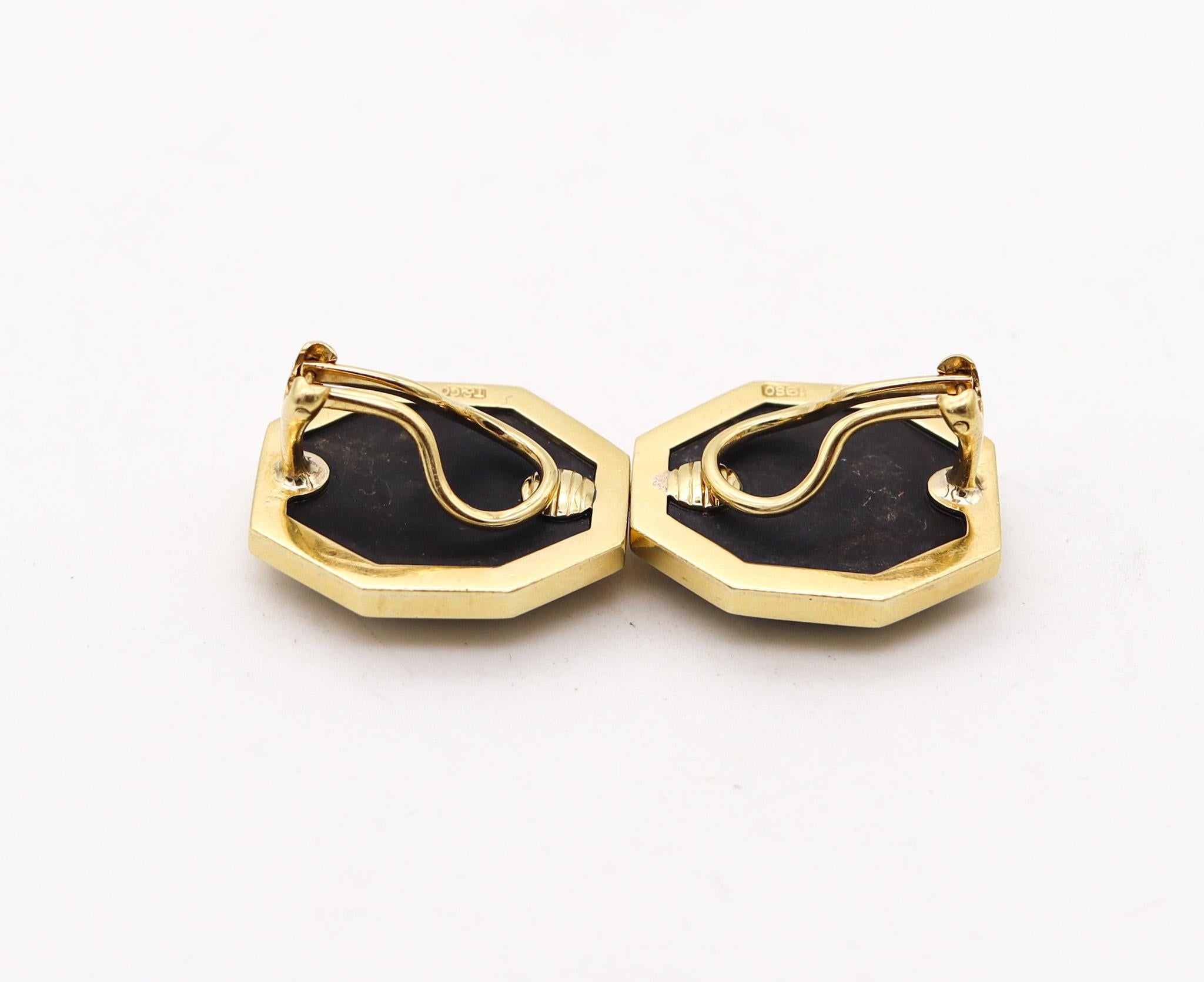 Tiffany & Co. 1980 Angela Cummings Geometric Earrings In 18Kt Gold With Onyx In Excellent Condition For Sale In Miami, FL