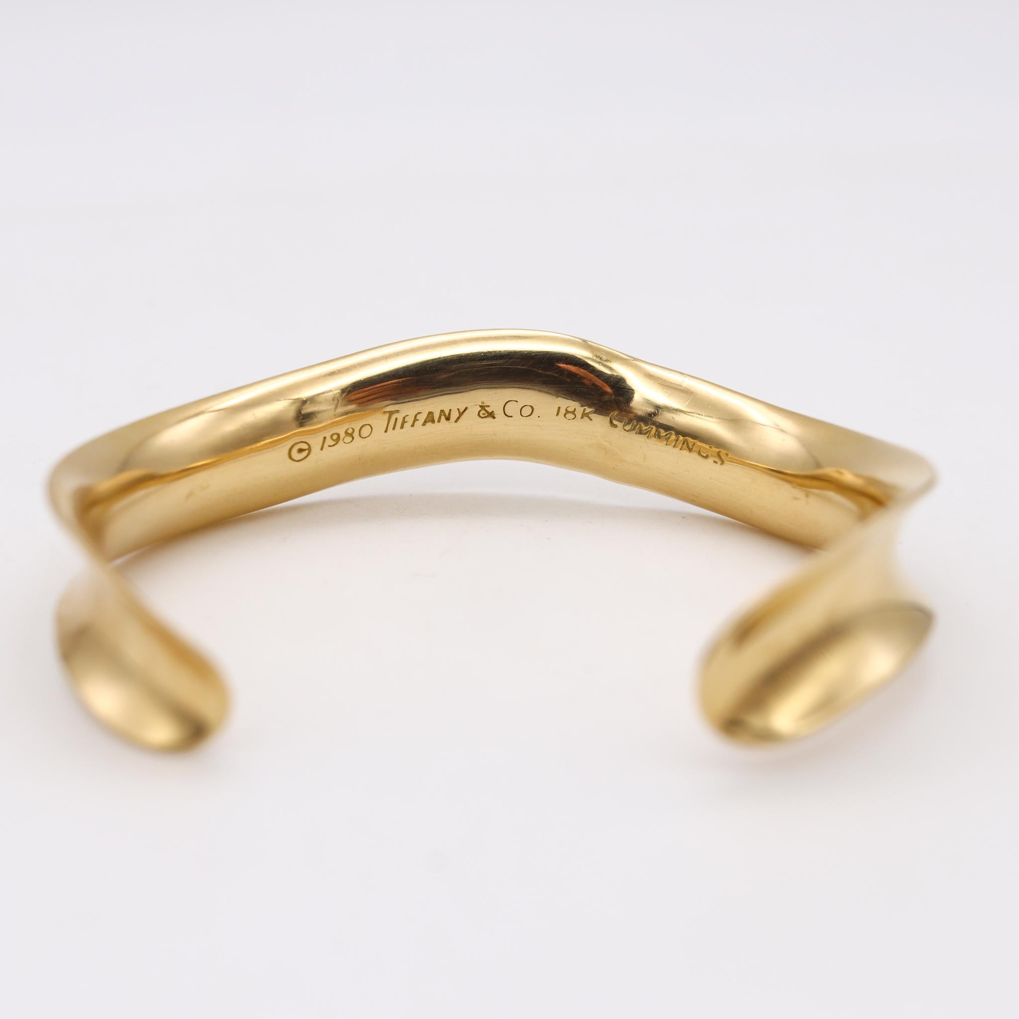 Tiffany & Co 1980 Angela Cummings Wave Cuff Bracelet In Solid 18Kt Yellow Gold For Sale 2