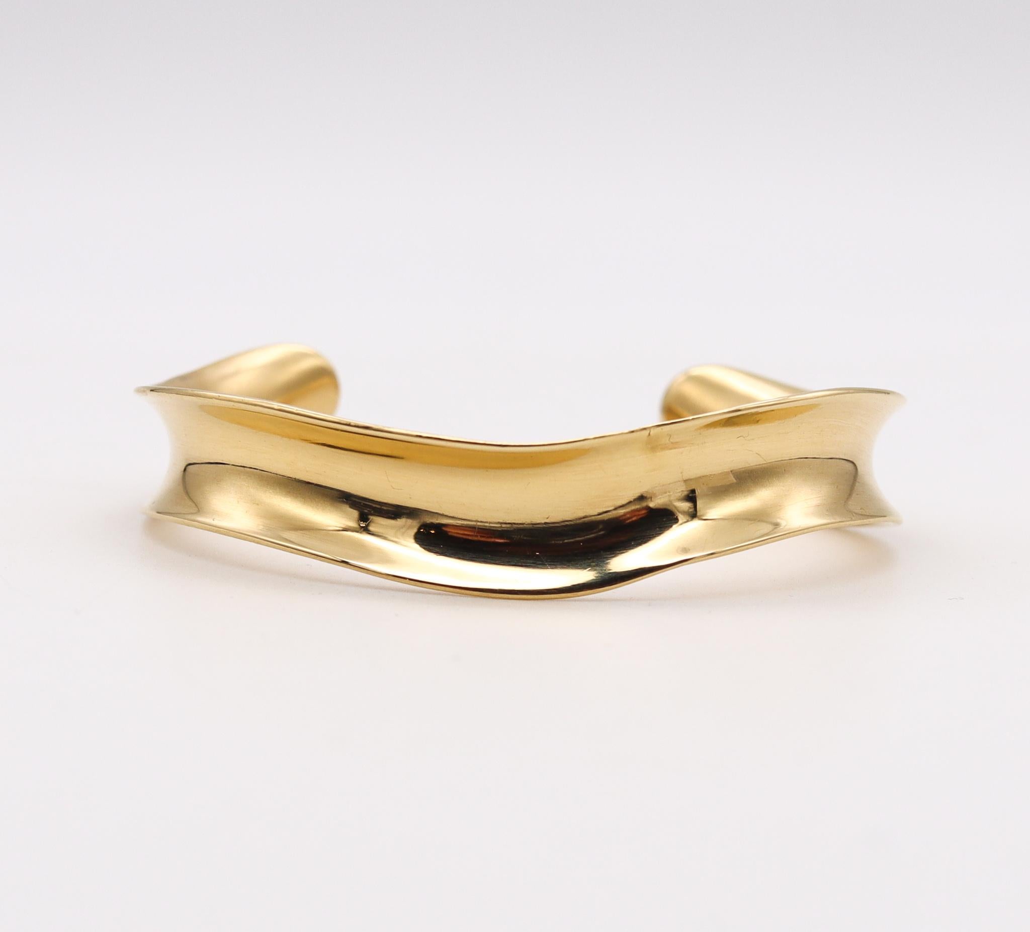 Modernist Tiffany Co 1980 by Angela Cummings Wave Cuff Bracelet in Solid 18Kt Yellow Gold