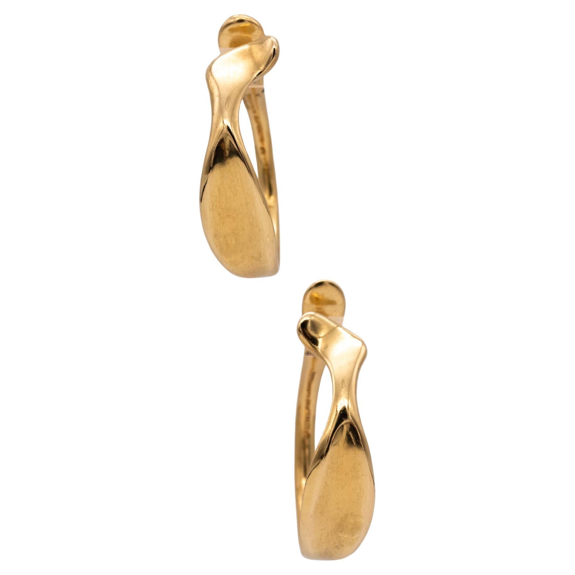 TIFFANY
CO. 1980 By Elsa Peretti Rare Lilies Hoops Earrings in Solid 18Kt Gold