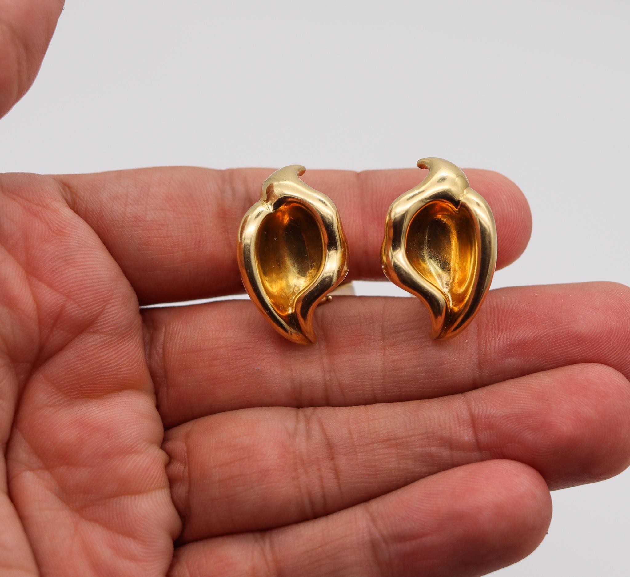 Modernist Tiffany & Co. 1980 by Elsa Peretti Sculptural Calla Lily Earrings in 18kt Gold