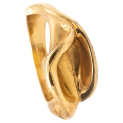 Vintage Tiffany Co. 1980 by Elsa Peretti Sculptural Calla Lily Ring in 18Kt Yellow Gold