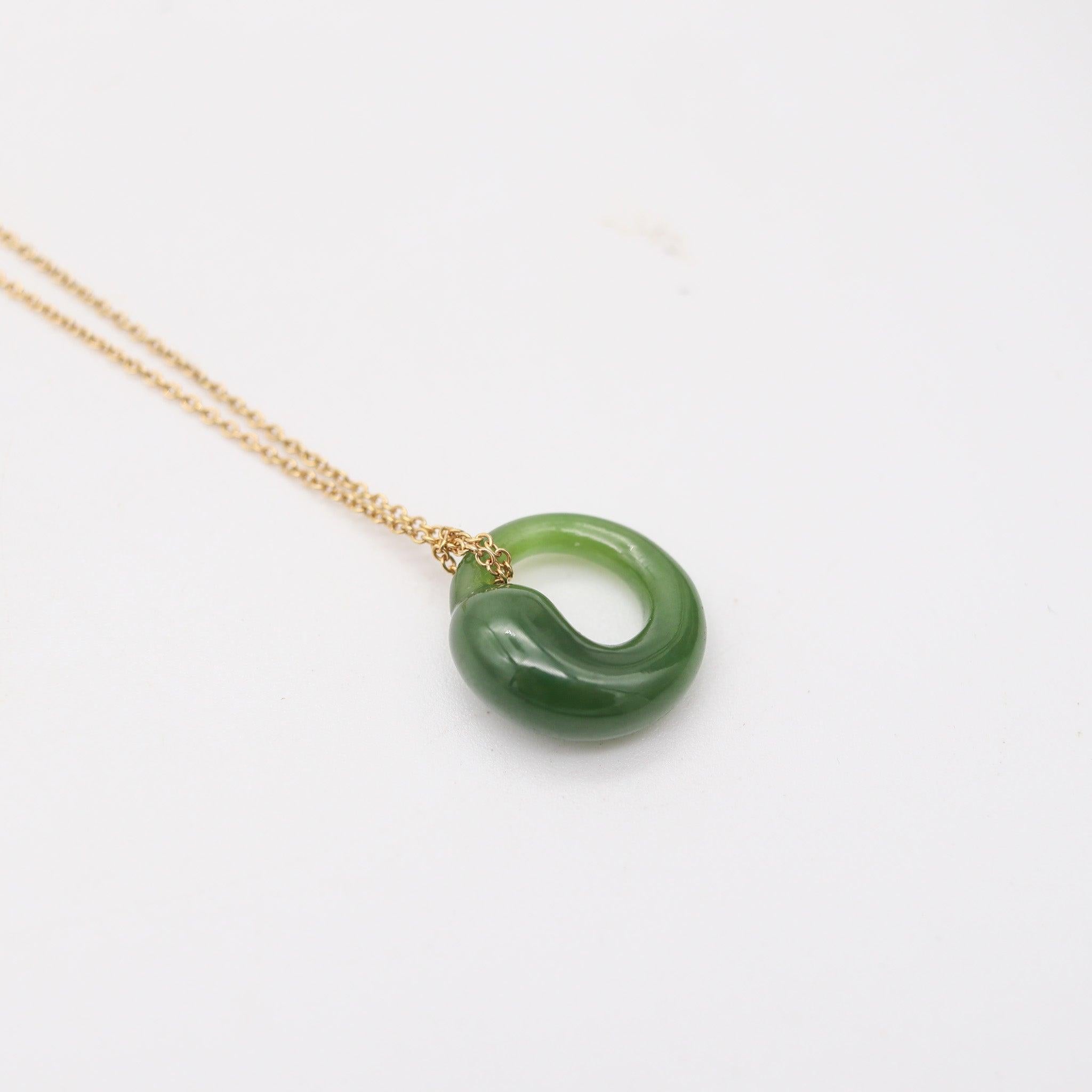 Uncut TIFFANY & CO. 1980 Elsa Peretti Nephrite Jade Eternal Circle 18Kt Gold Necklace For Sale