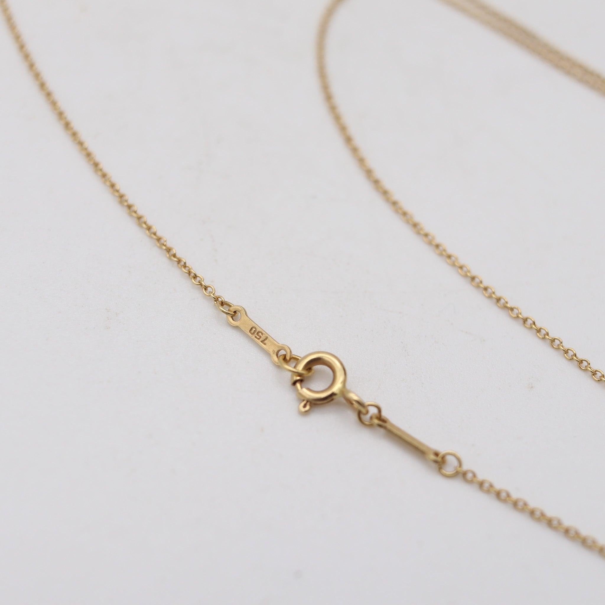TIFFANY & CO. 1980 Elsa Peretti Nephrite Jade Eternal Circle 18Kt Gold Necklace In Excellent Condition For Sale In Miami, FL