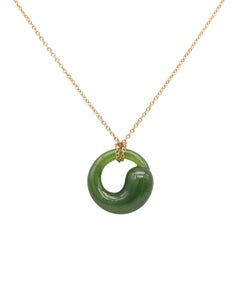 TIFFANY & CO. 1980 Elsa Peretti Nephrite Jade Eternal Circle 18Kt Gold Necklace