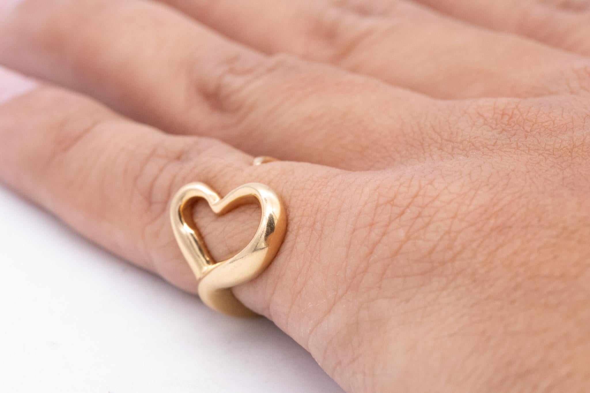 Modernist Tiffany & Co. 1980 Elsa Peretti Open Heart Ring In Solid 18Kt Yellow Gold Size 6 For Sale