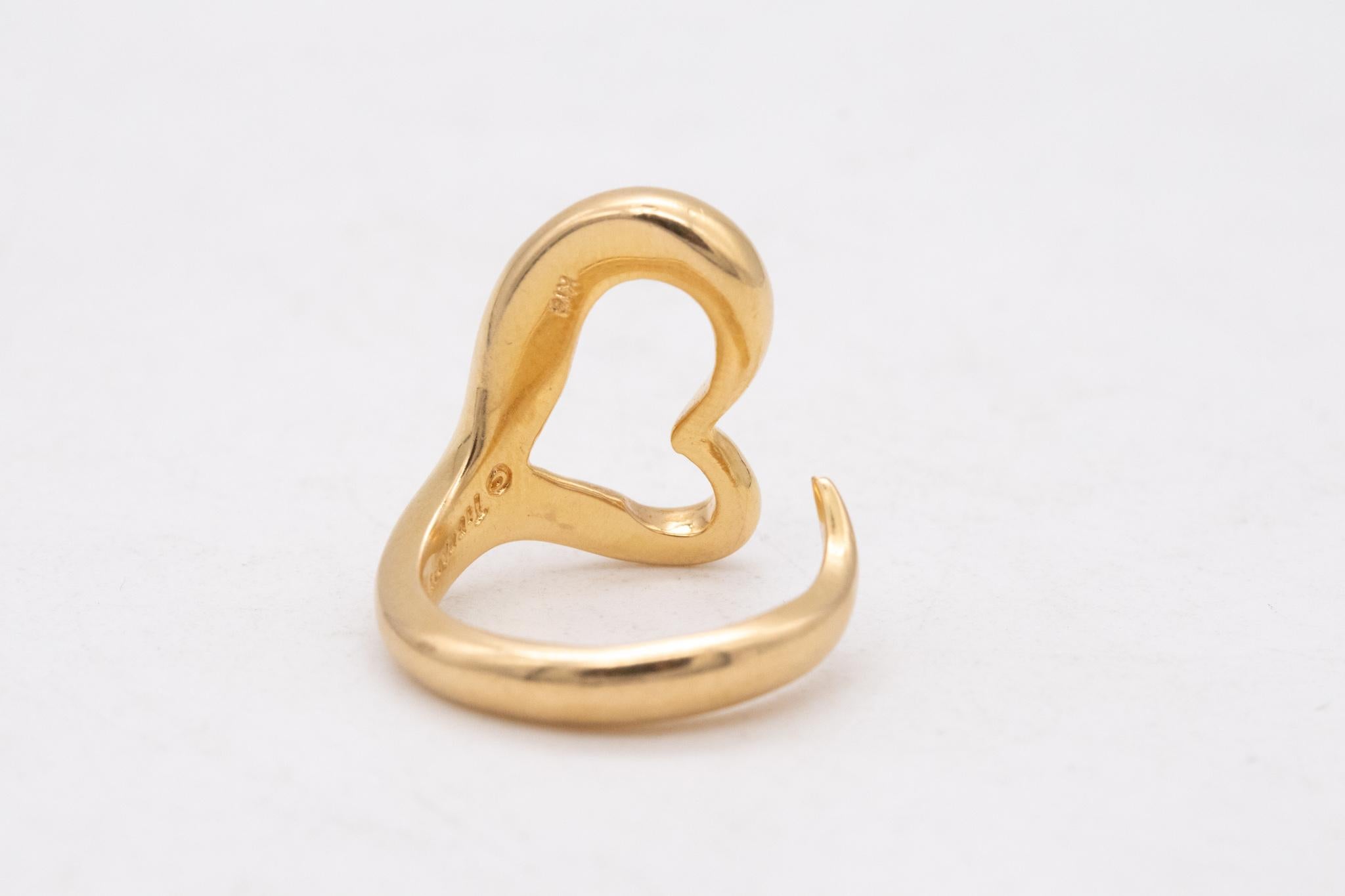 Modernist Tiffany & Co. 1980 Elsa Peretti Open Heart Ring In Solid 18Kt Yellow Gold Size 6 For Sale