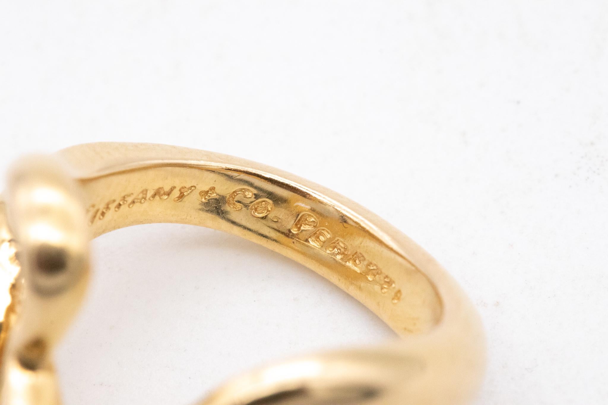 Tiffany & Co. 1980 Elsa Peretti Open Heart Ring In Solid 18Kt Yellow Gold Size 6 In Excellent Condition For Sale In Miami, FL